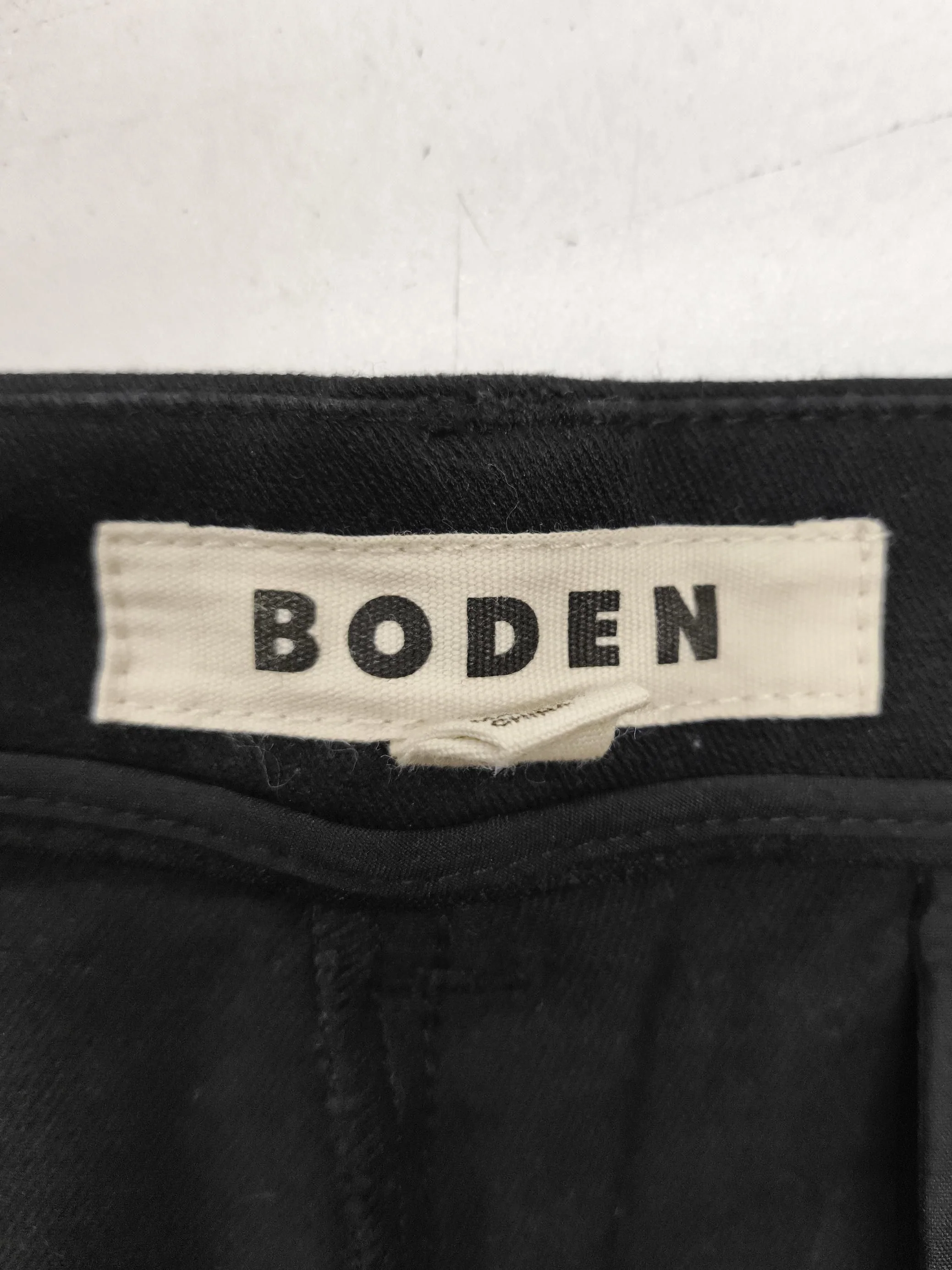 Boden Men's Trousers W 36 in Black Cotton with Elastane Tapered Chino - Image 6