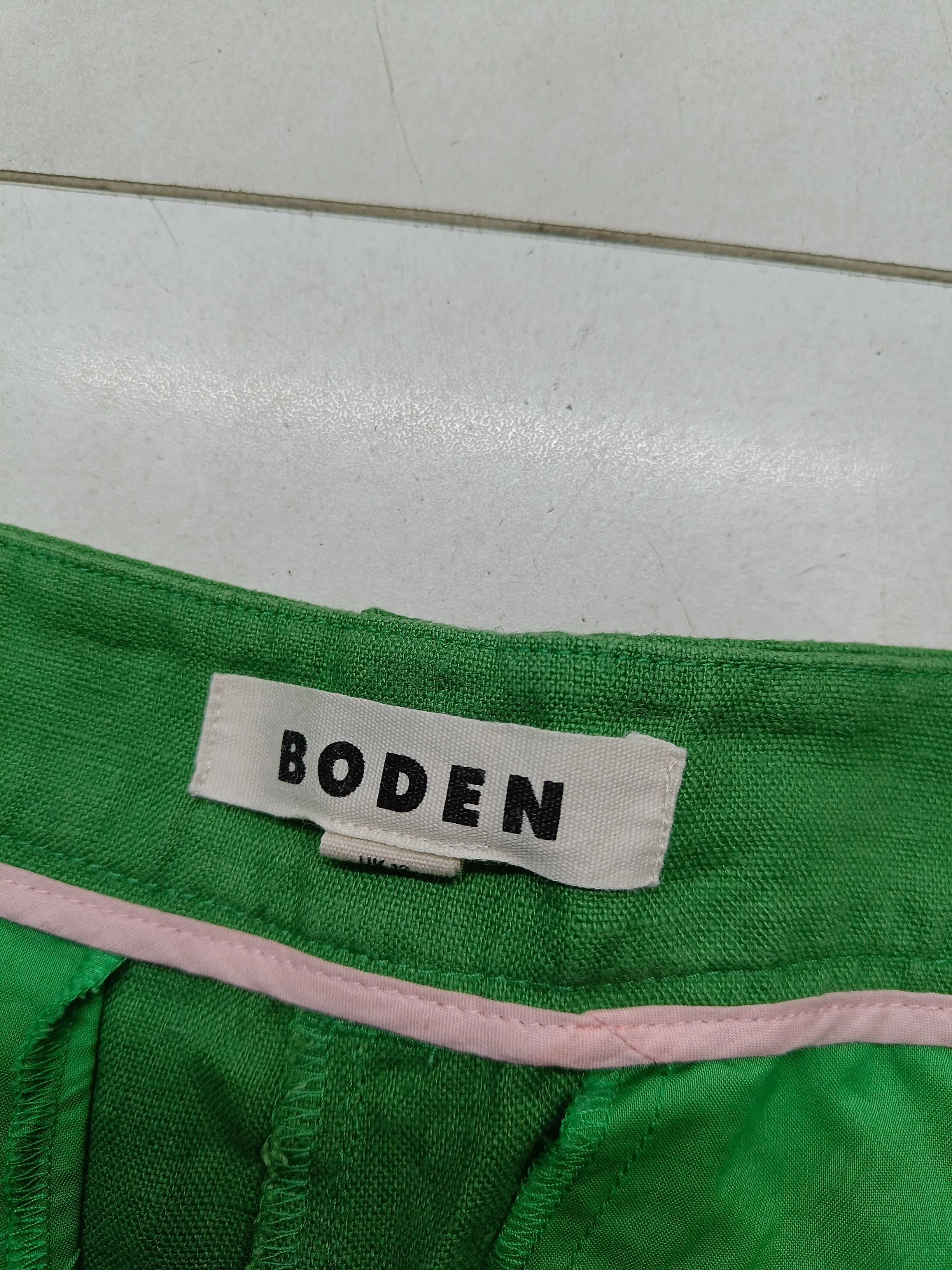 Boden Women's Shorts UK 12 Green 100% Linen Mom - Image 5
