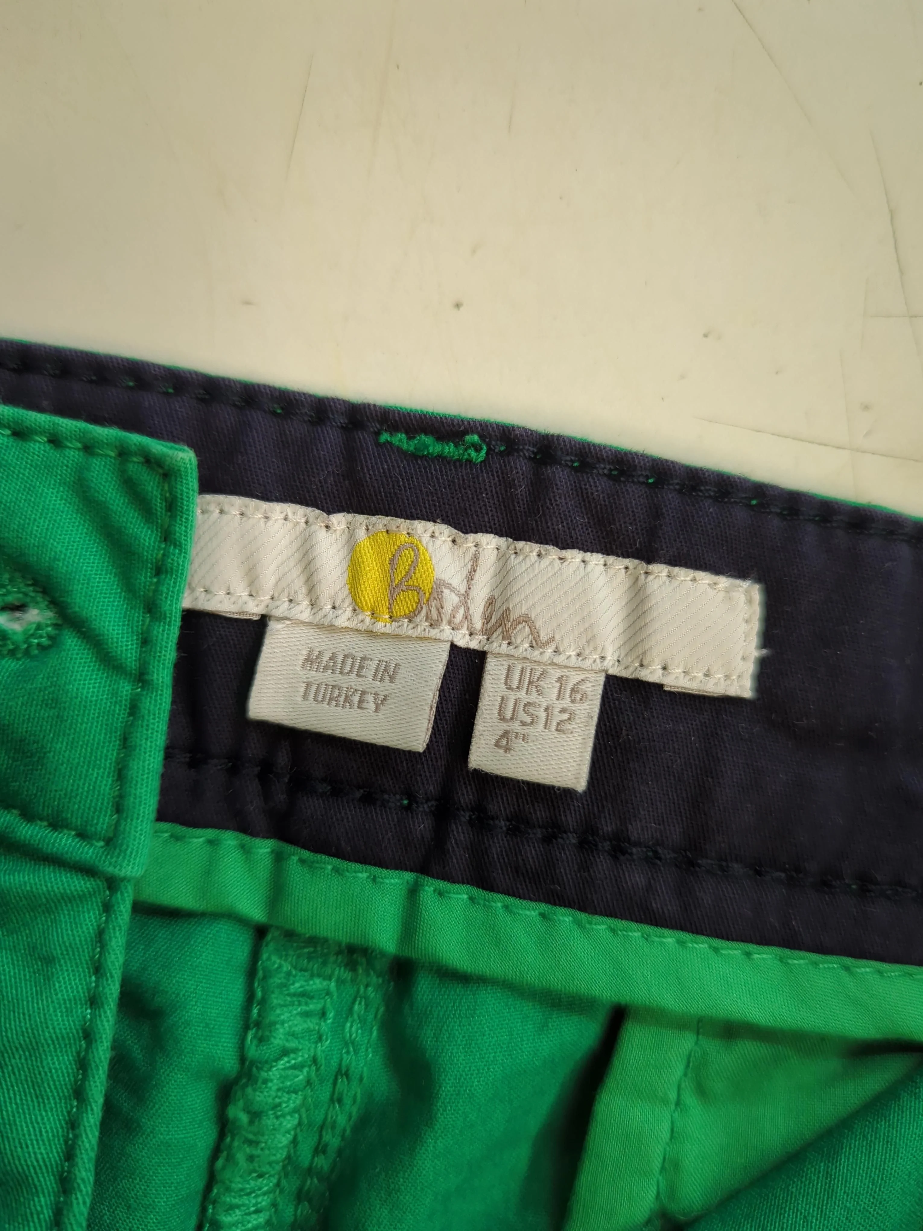 Boden Women's Shorts UK 16 Green Cotton with Elastane Mom - Image 5