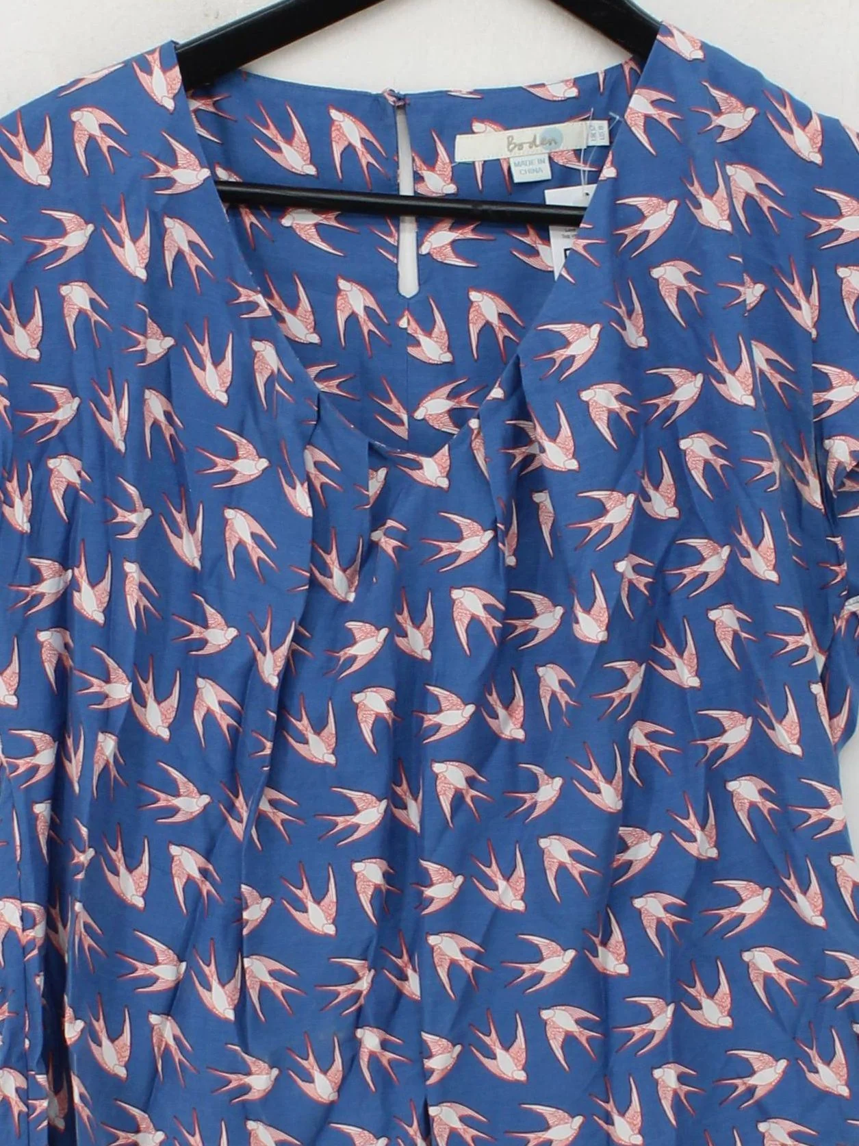 Boden Women's Top UK 12 Blue Floral Viscose with Silk Short Sleeve V-Neck Basic - Image 3
