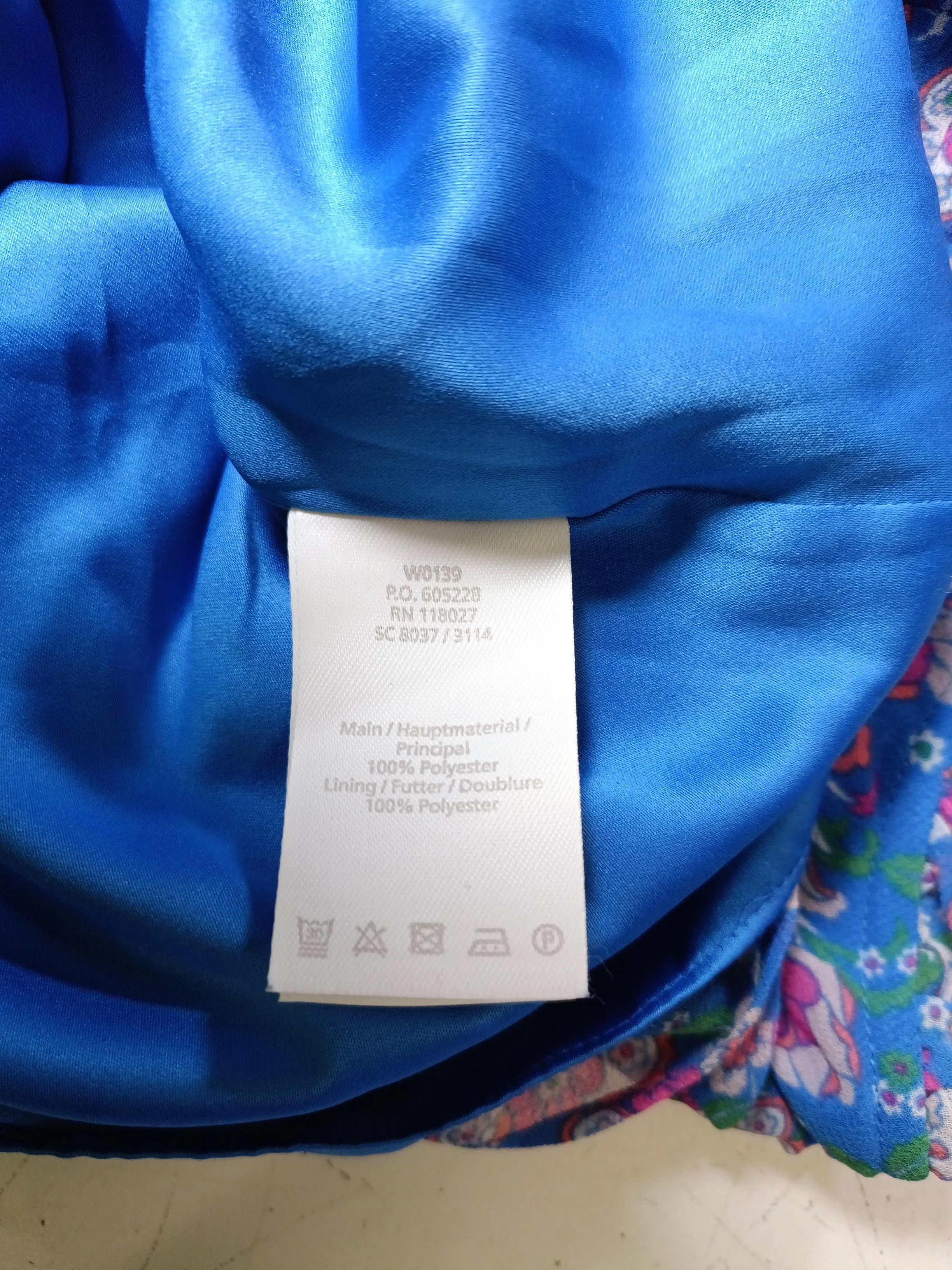 Boden Women's Top UK 14 Blue Floral 100% Polyester Sleeveless V-Neck Basic - Image 6