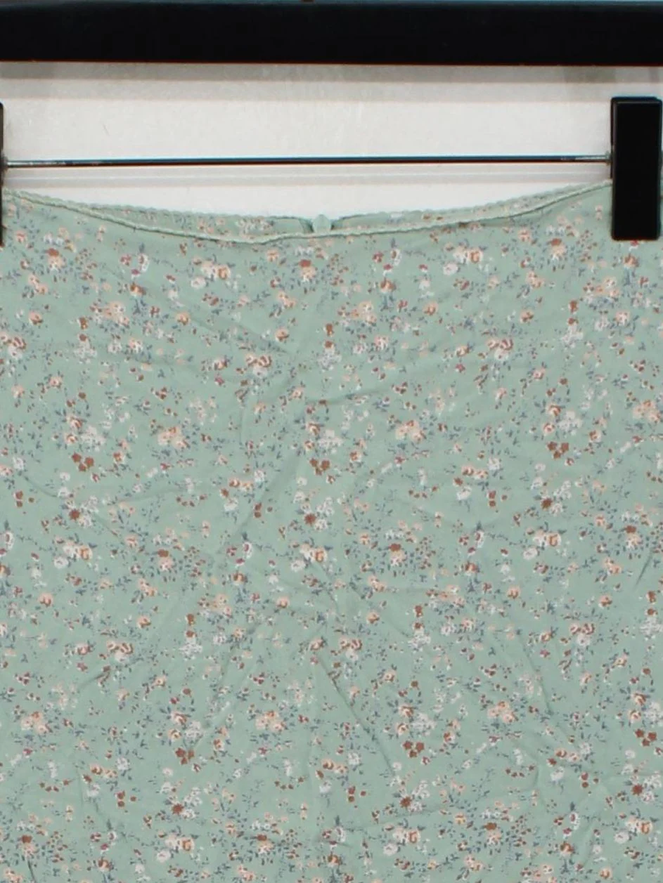 Brandy Melville Women's Midi Skirt Green 100% Viscose Straight & Pencil - Image 3