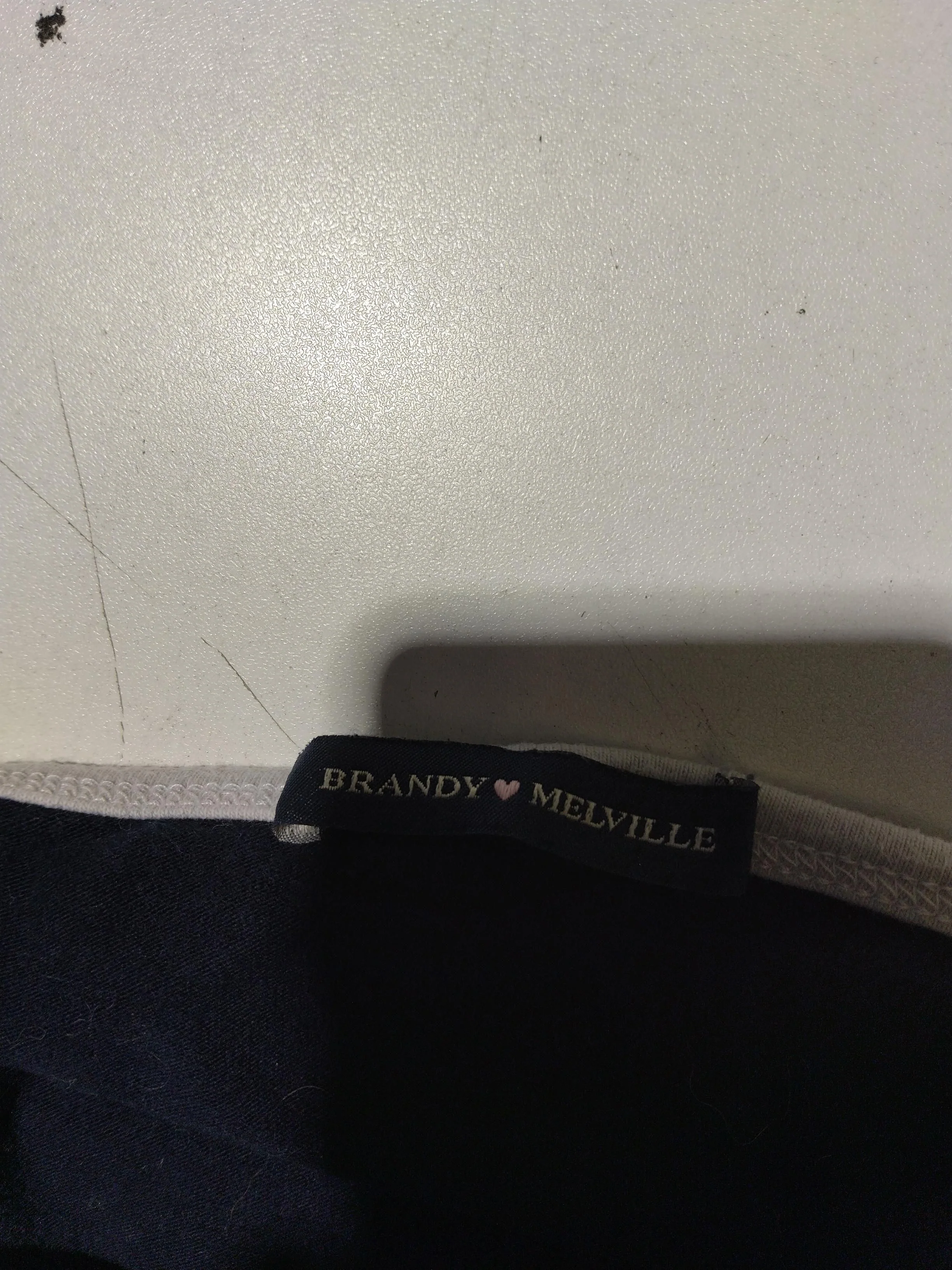 Brandy Melville Women's Top Black 100% Other Sleeveless V-Neck Basic - Image 5