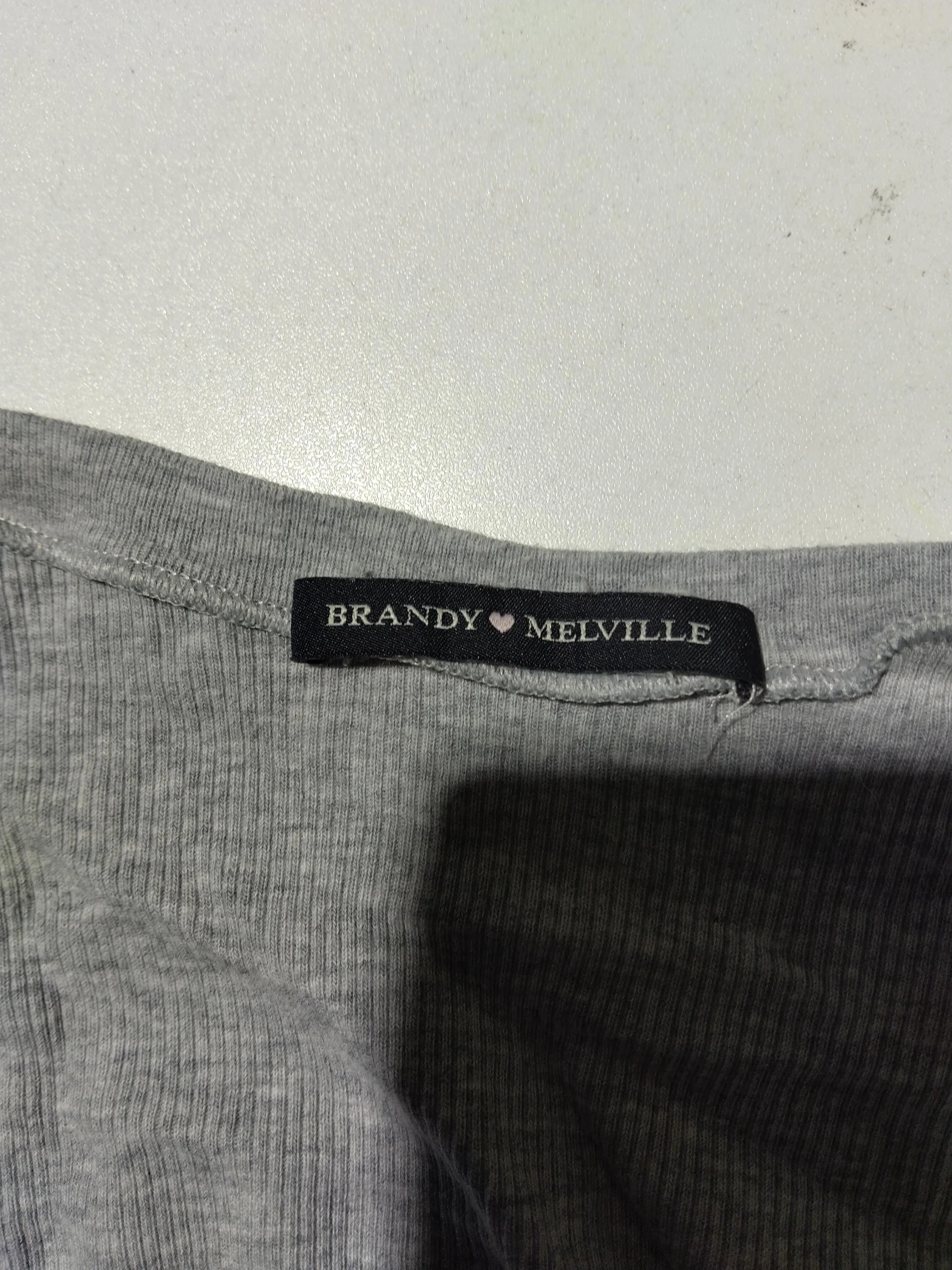 Brandy Melville Women's Top XS Grey 100% Other Short Sleeve V-Neck Cropped - Image 5