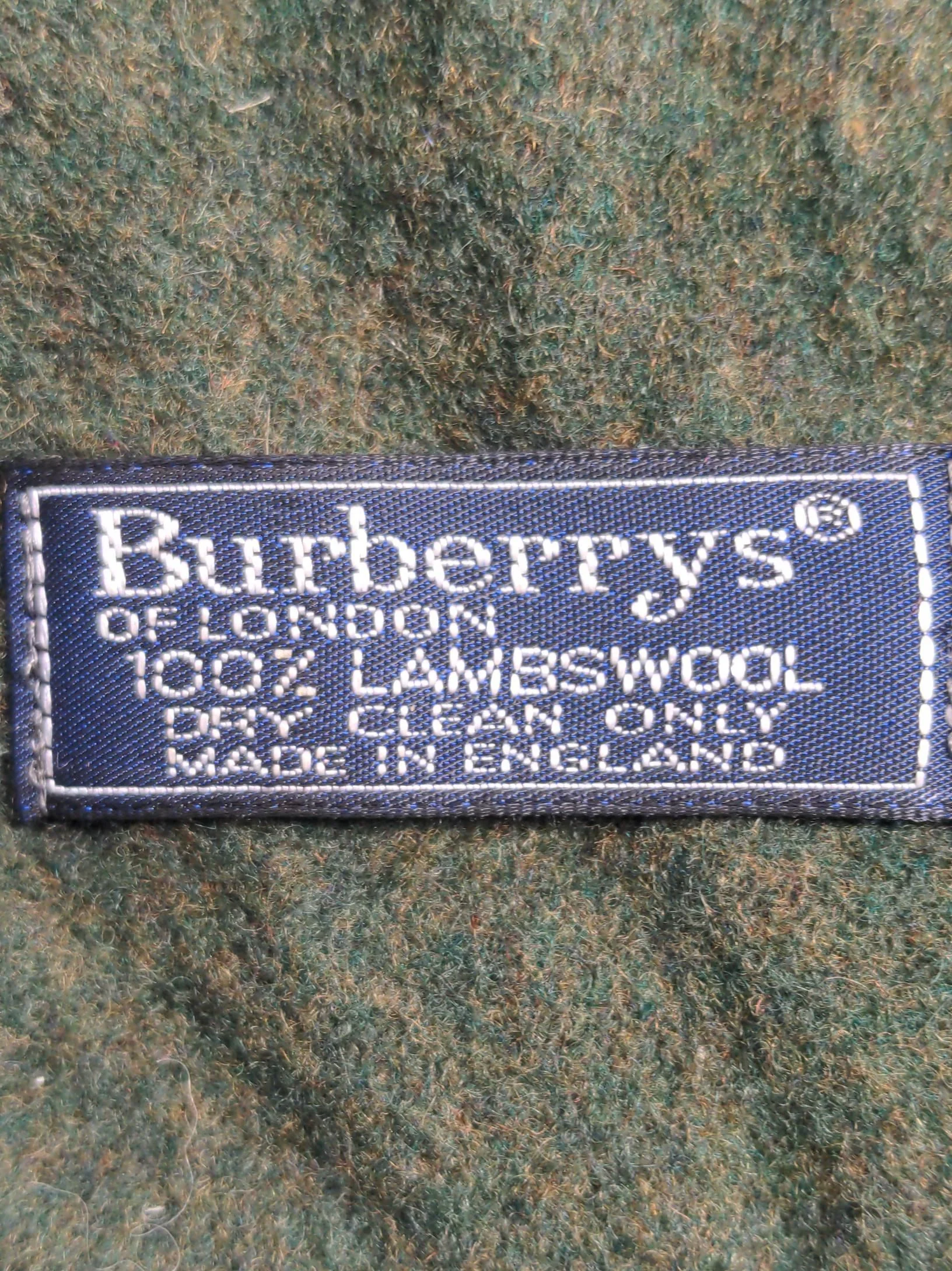 Burberry Men's Scarf Green 100% Wool Scarf - Image 6