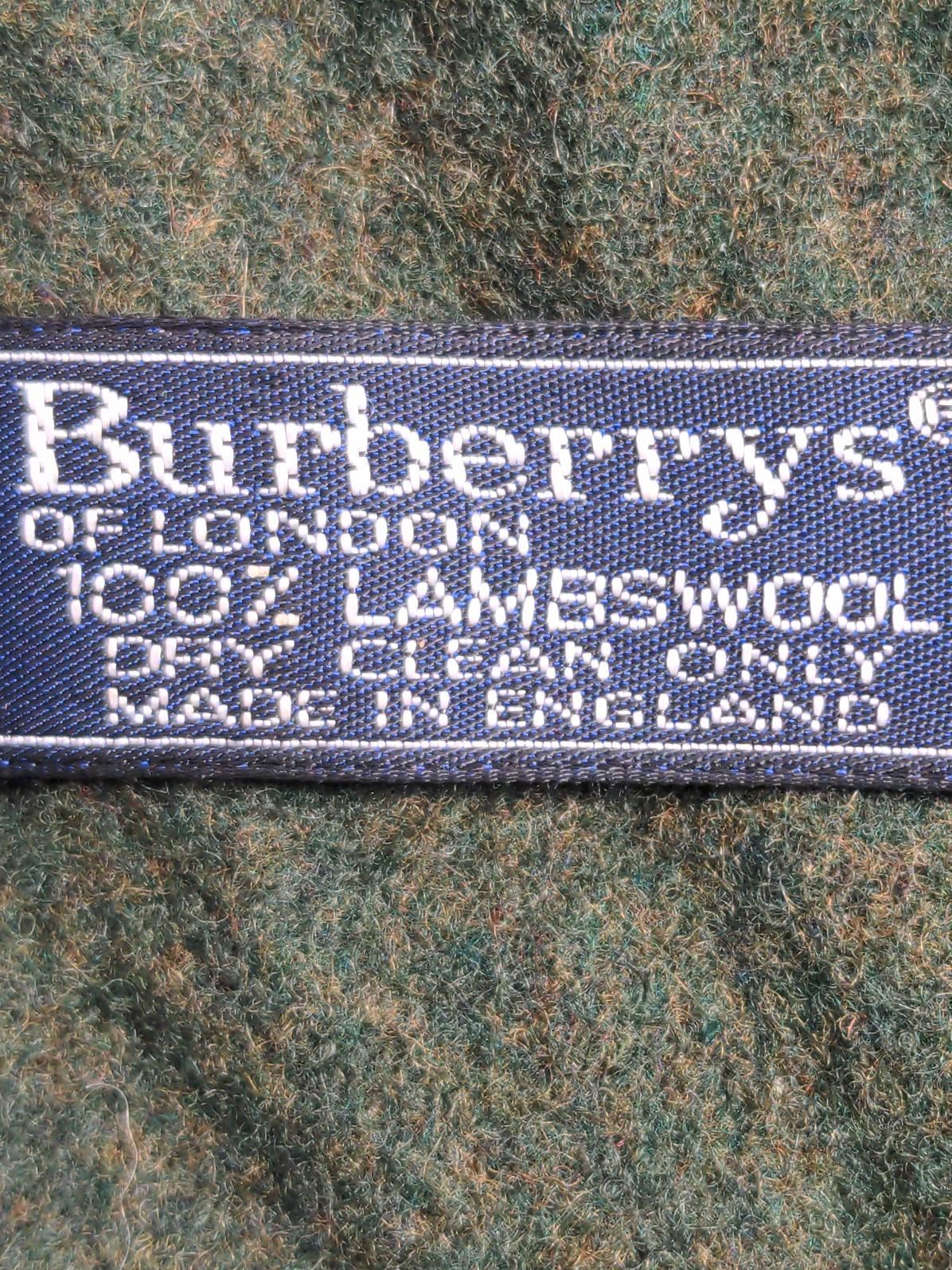 Burberry Men's Scarf Green 100% Wool Scarf - Image 7