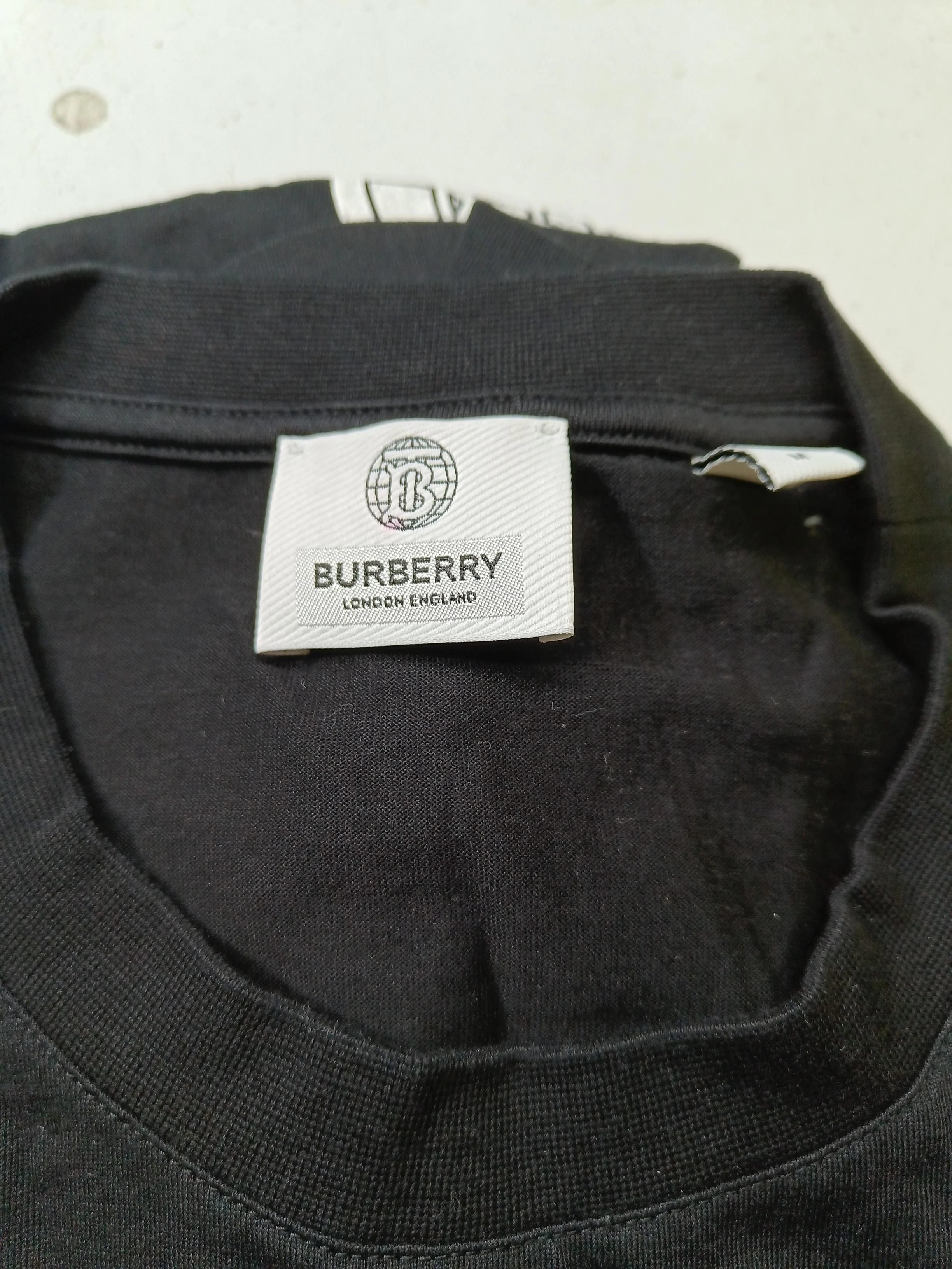 Burberry Men's T-Shirt M Black Graphic Cotton with Elastane Basic - Image 5