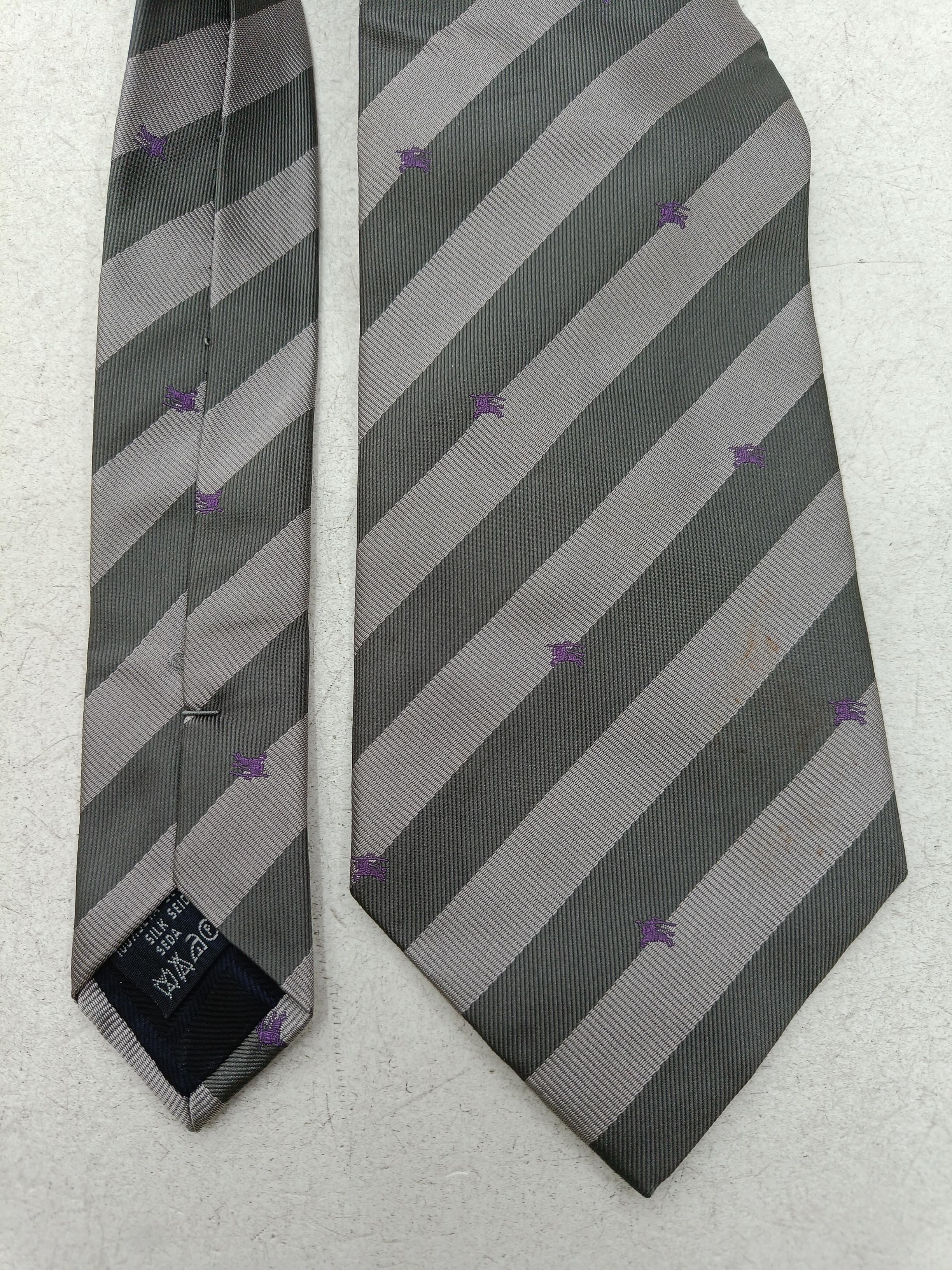 Burberry Men's Tie Grey 100% Silk - Image 4
