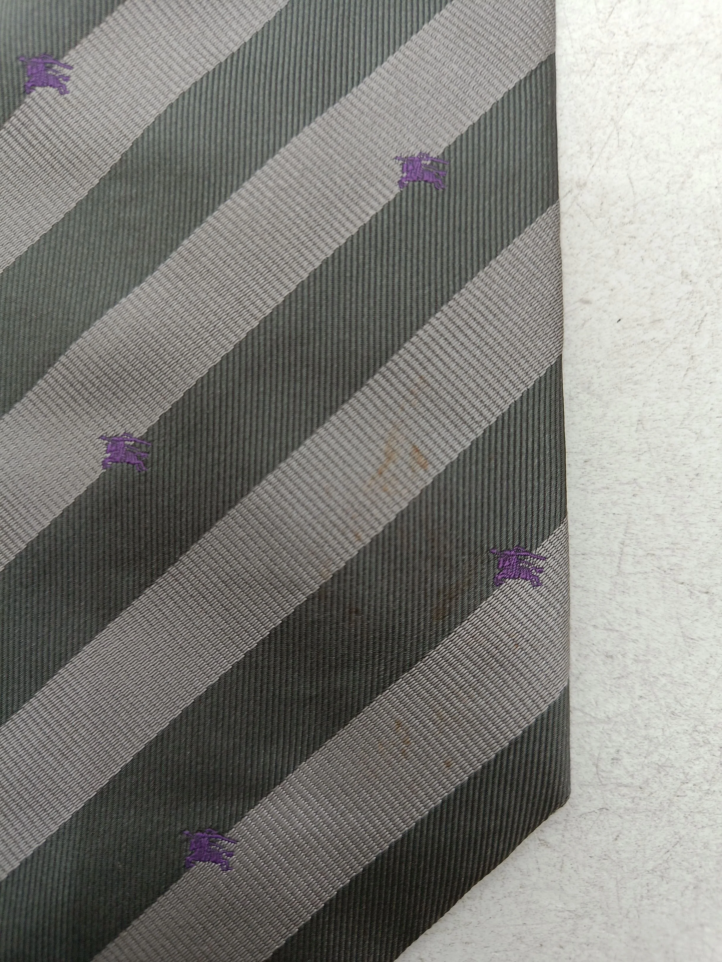 Burberry Men's Tie Grey 100% Silk - Image 5