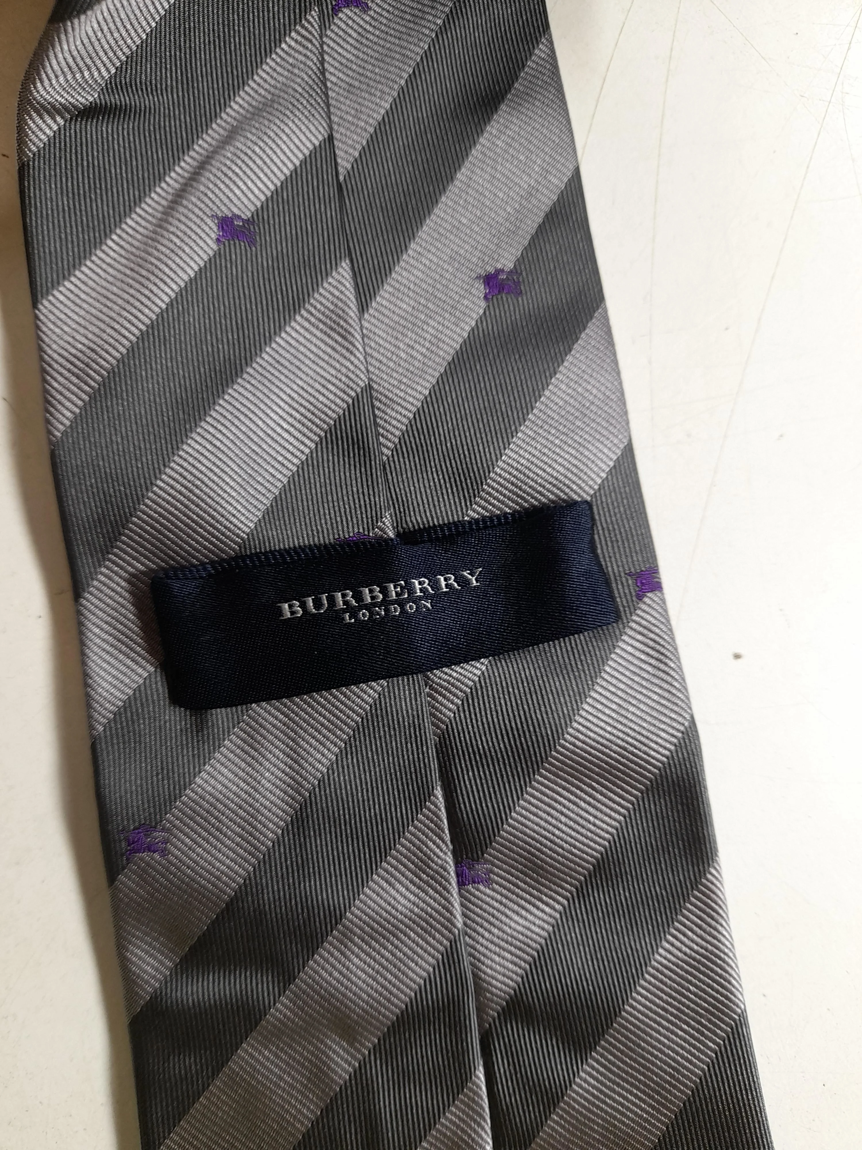 Burberry Men's Tie Grey 100% Silk - Image 6