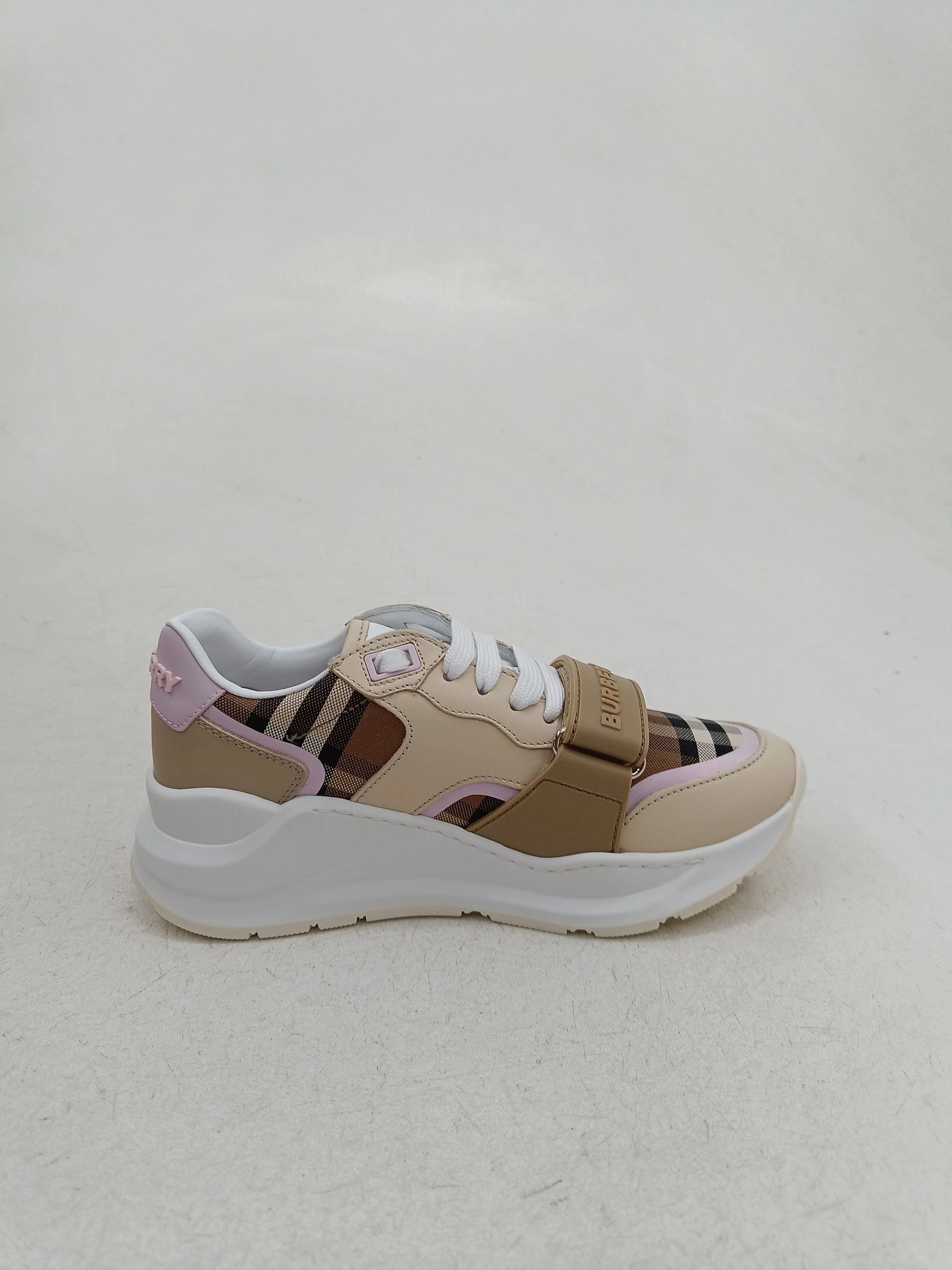Burberry Women's Trainers EU35 in Tan - Image 5