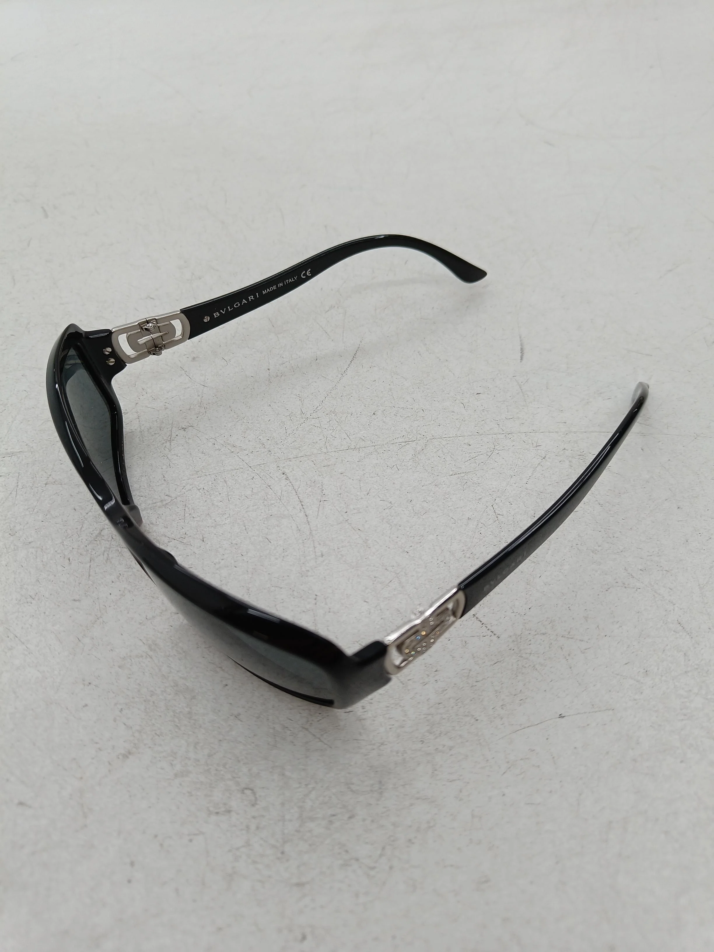 Bvlgari Men's Sunglasses Black Oval - Image 4