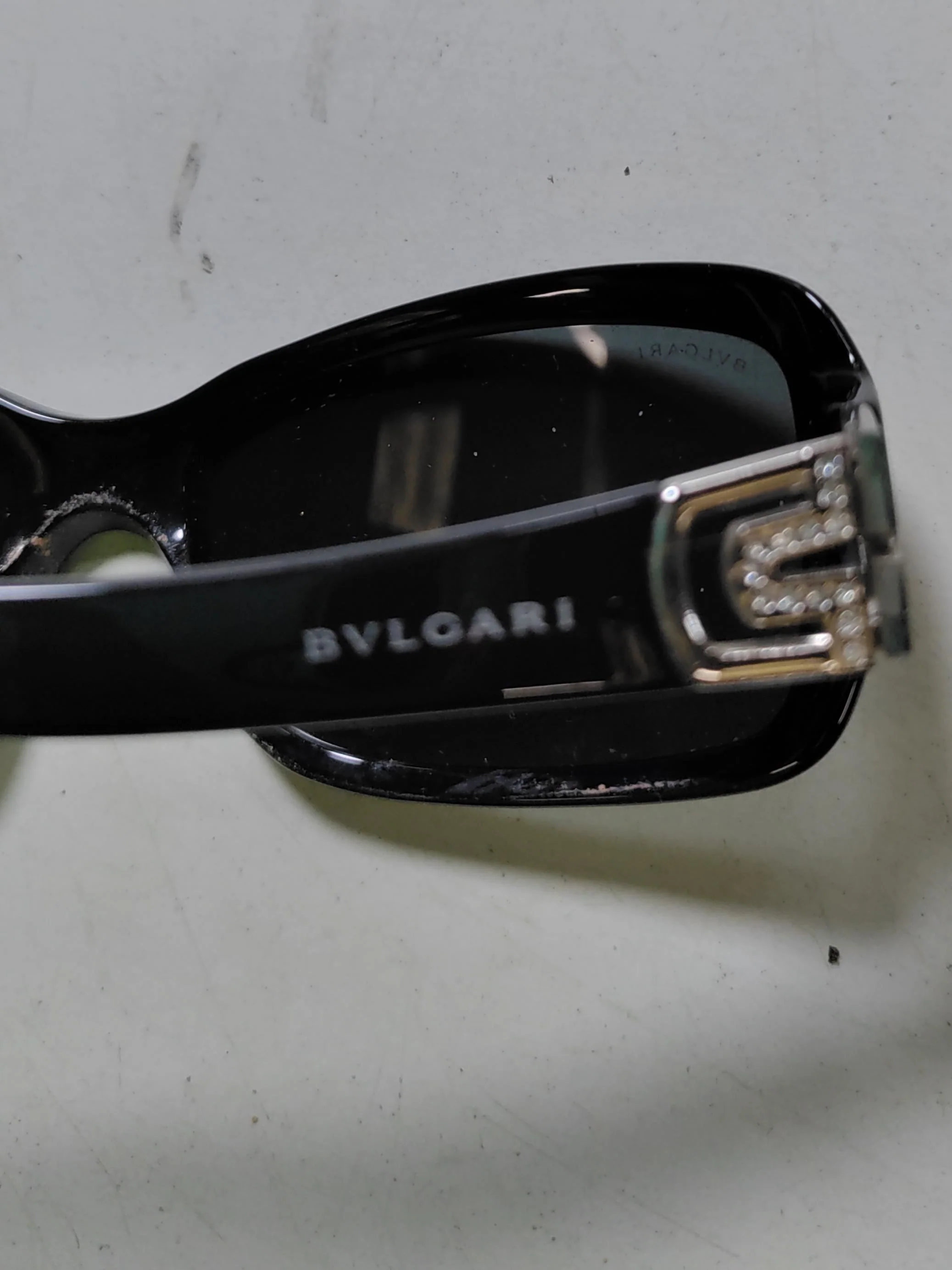 Bvlgari Men's Sunglasses Black Oval - Image 6