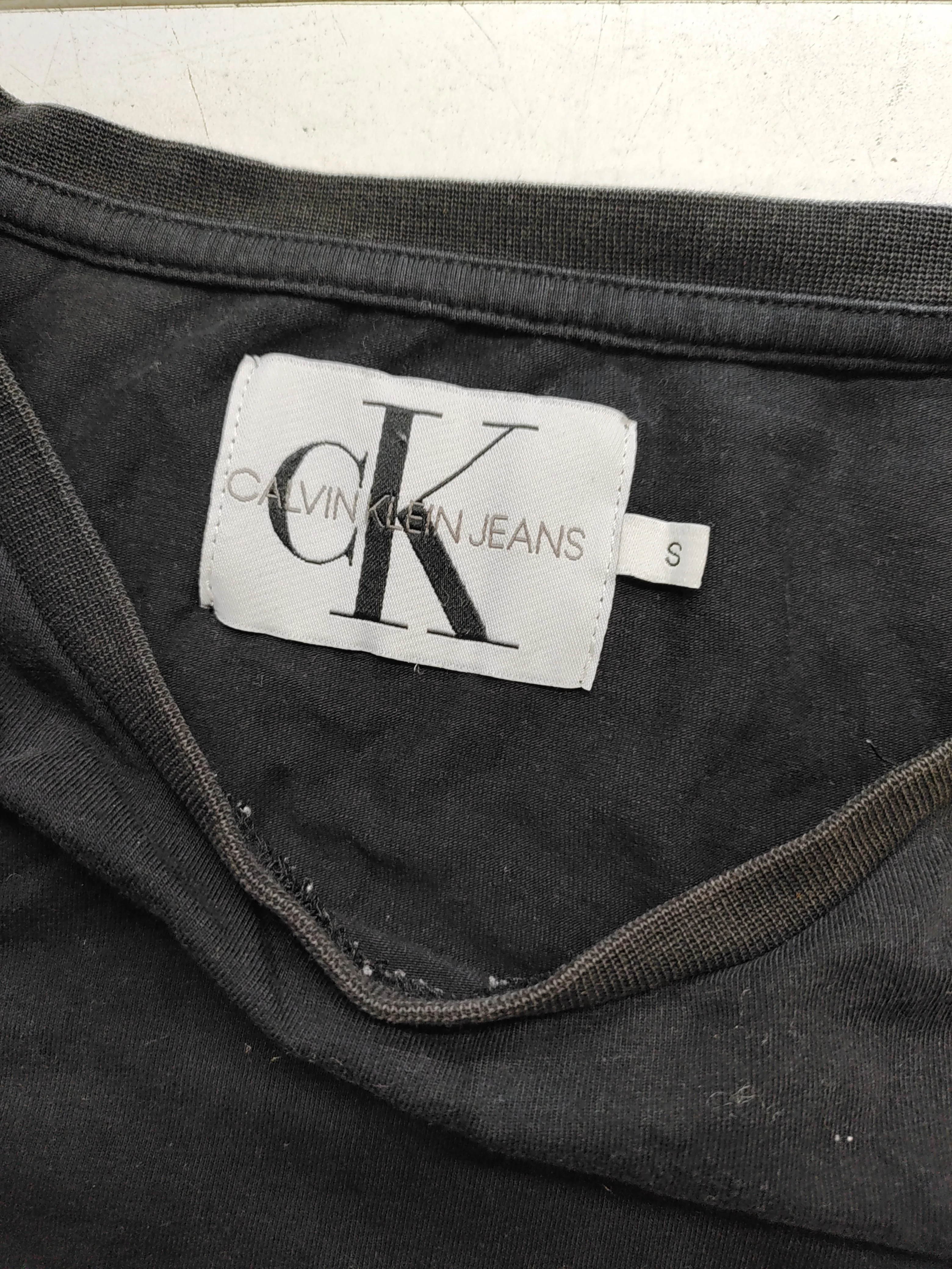 Calvin Klein Men's T-Shirt S Black Cotton with Elastane Basic - Image 5