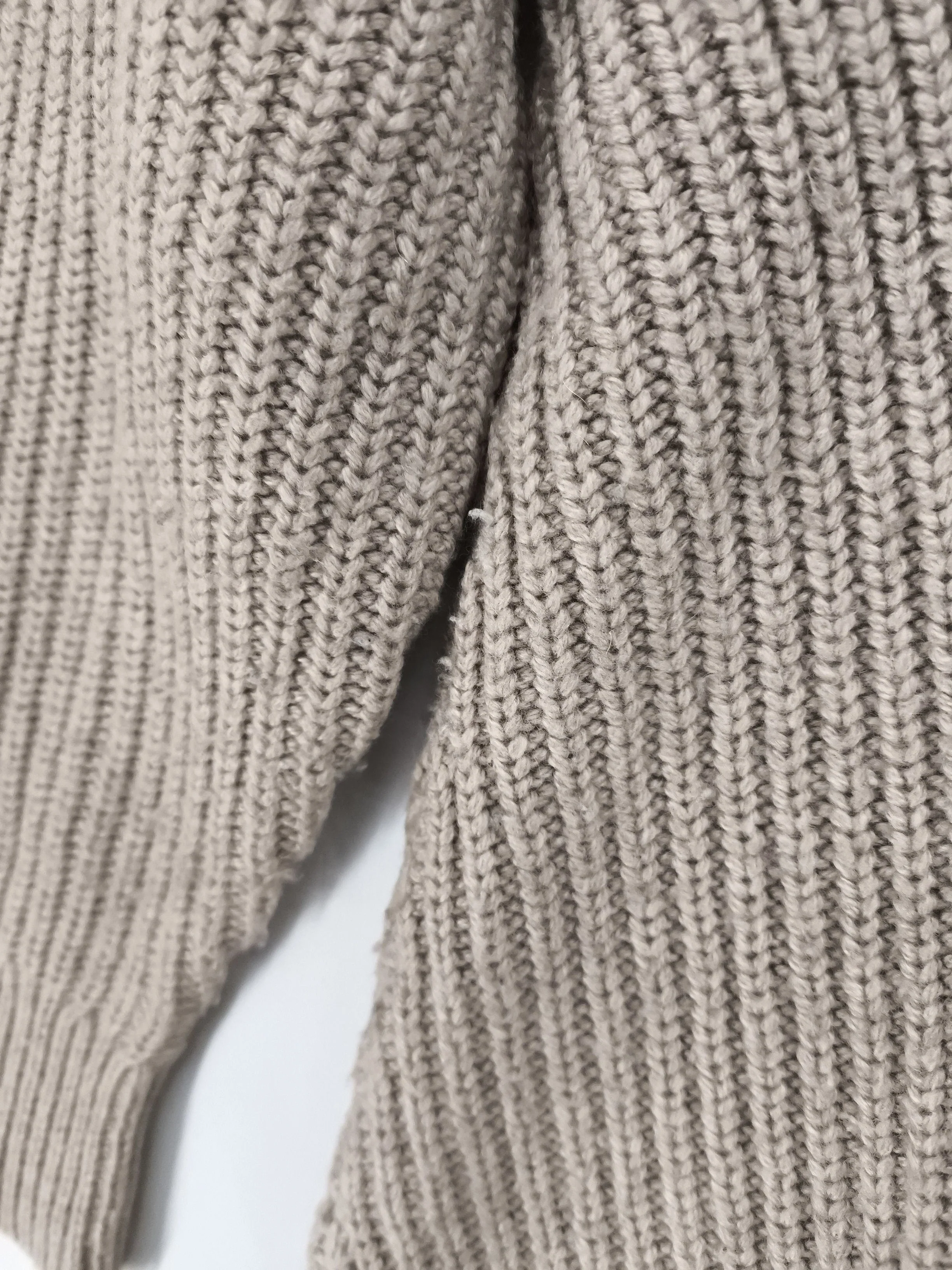 Calvin Klein Women's Jumper S Tan Wool with Polyamide, Polyester V-Neck Pullover - Image 5