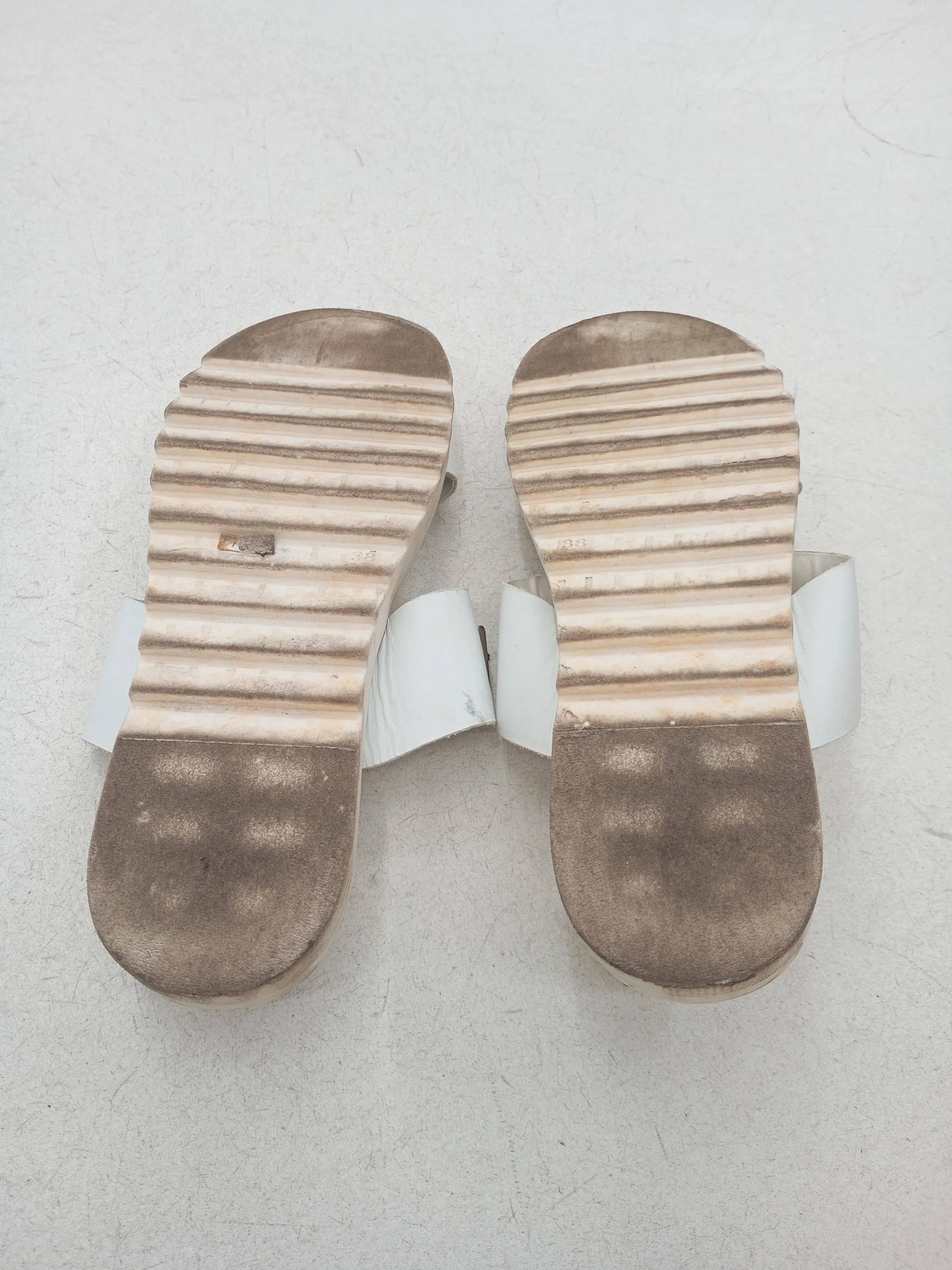 Carvela Women's Sandals UK 5 White 100% Leather Slider - Image 7
