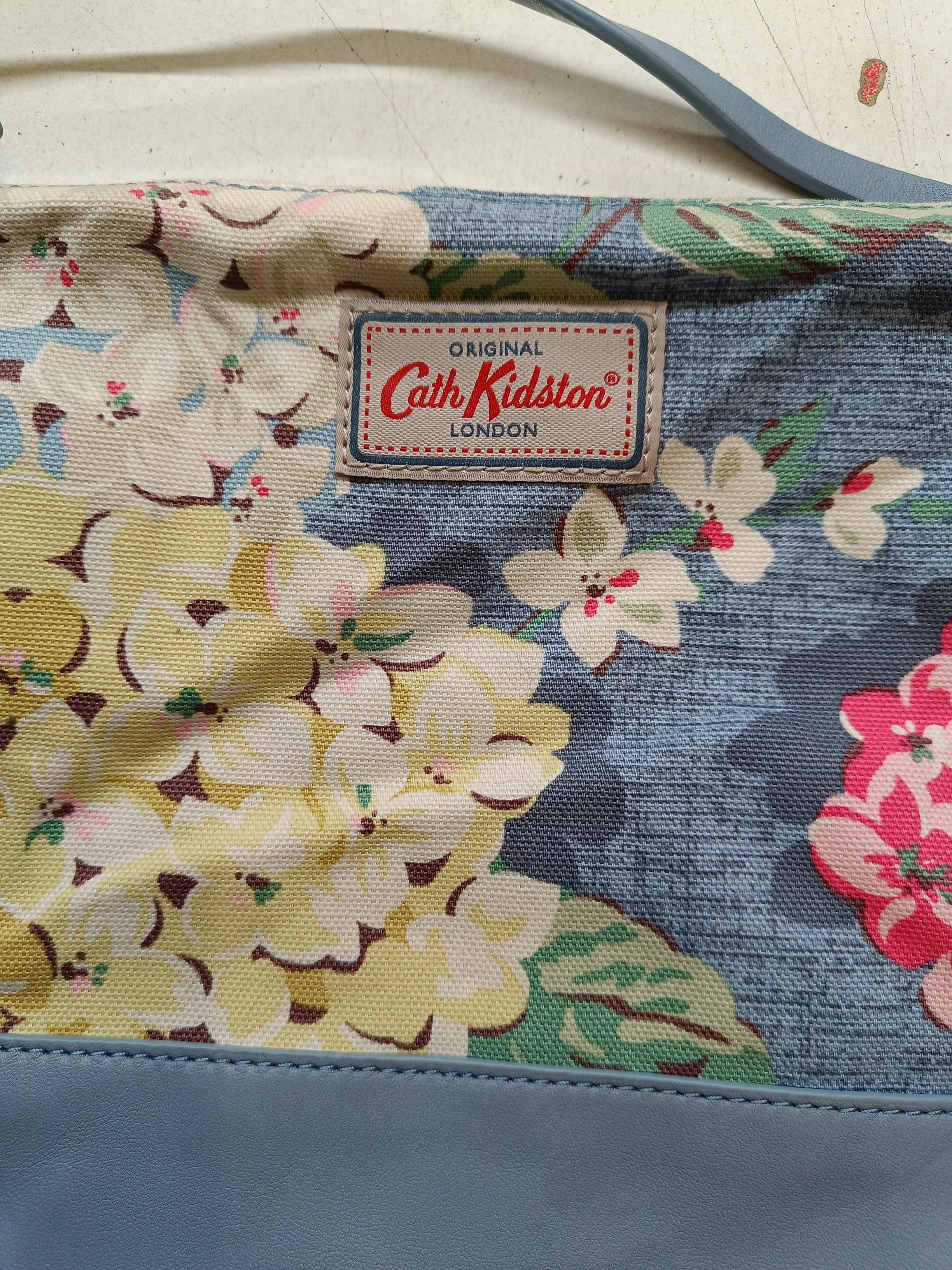 Cath Kidston Women's Bag Blue Floral Cotton with Leather Crossbody - Image 5