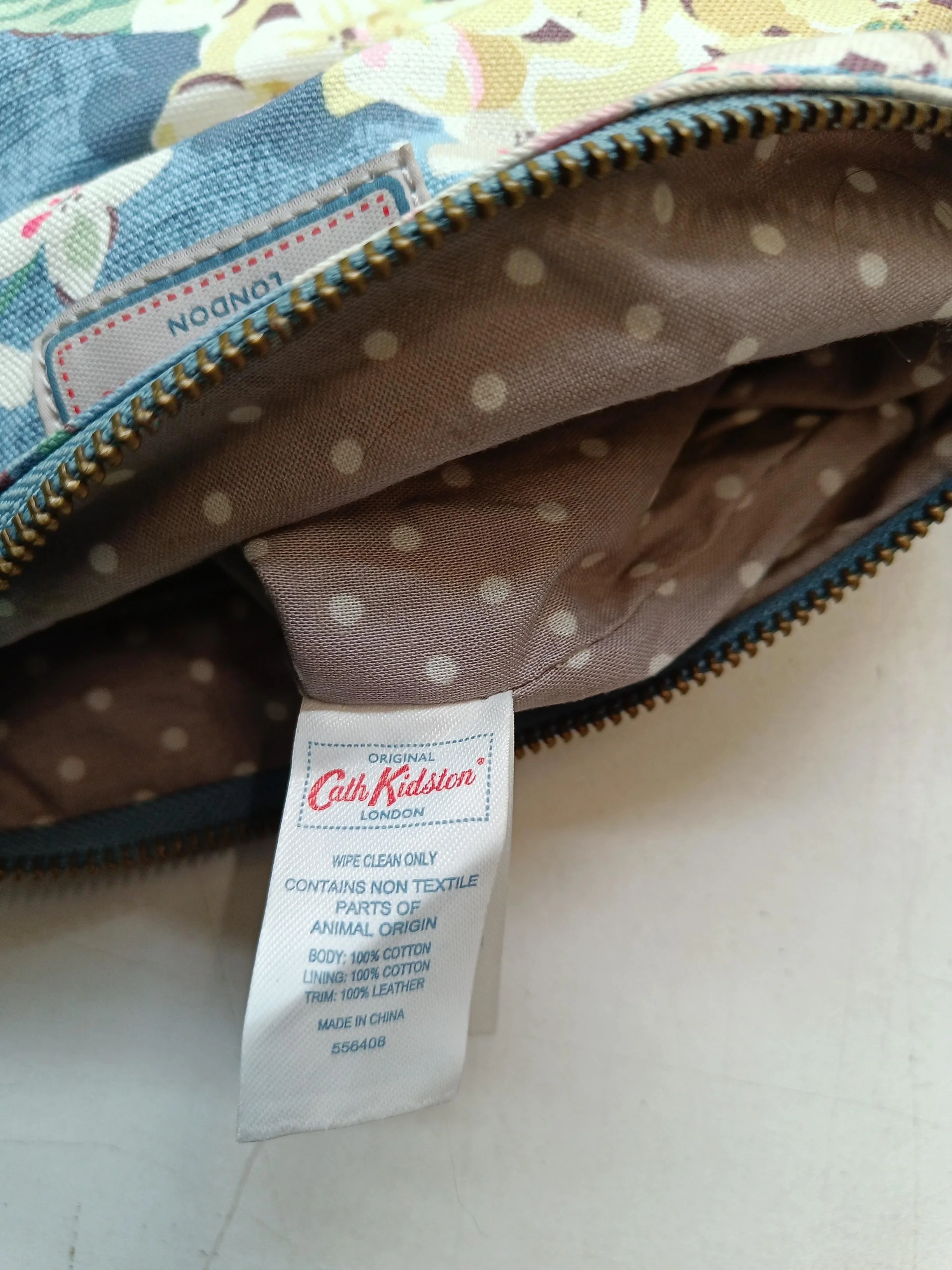 Cath Kidston Women's Bag Blue Floral Cotton with Leather Crossbody - Image 6