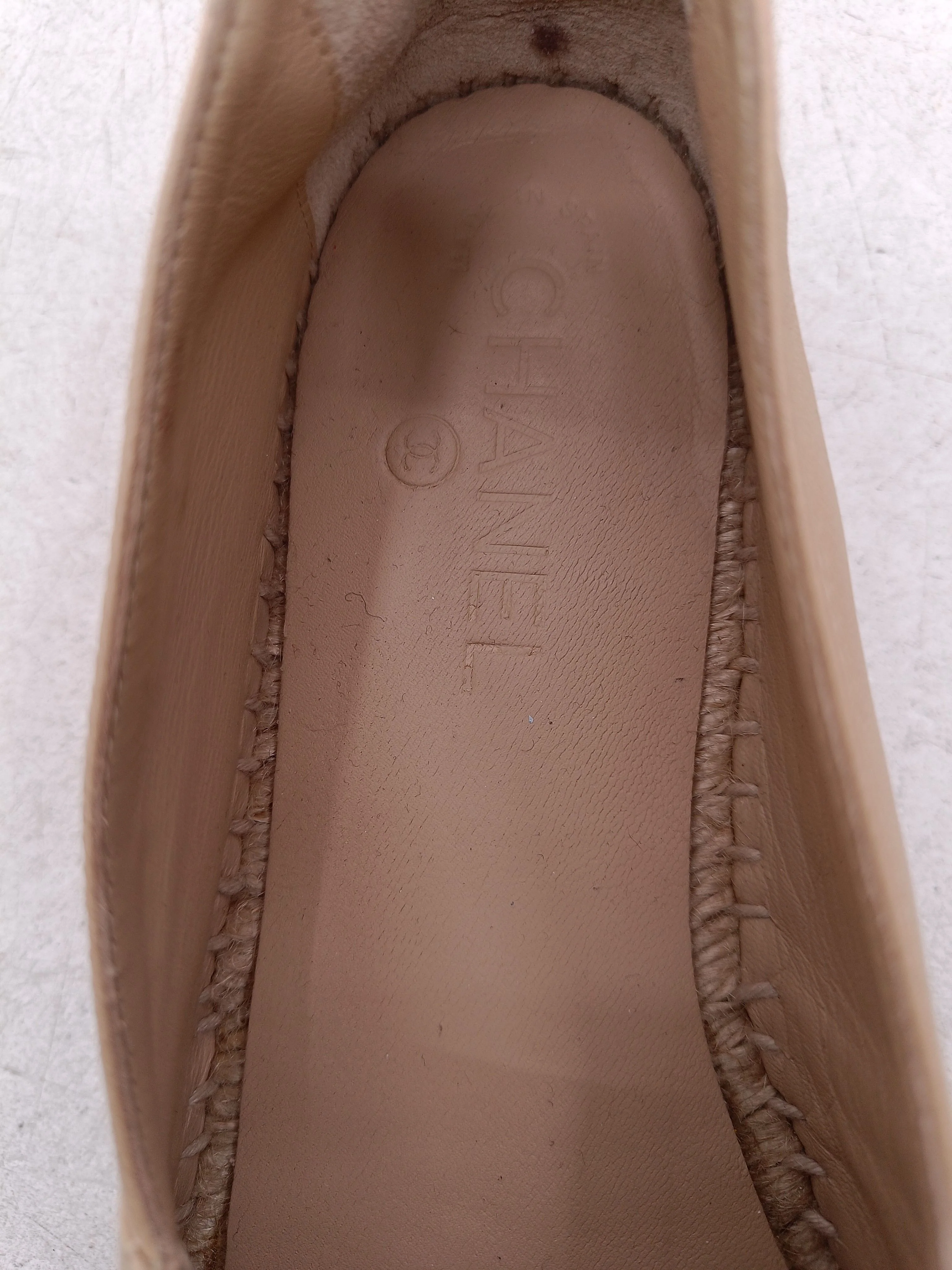 Chanel Women's Flat Shoes UK 7 Tan 100% Other Loafer - Image 6