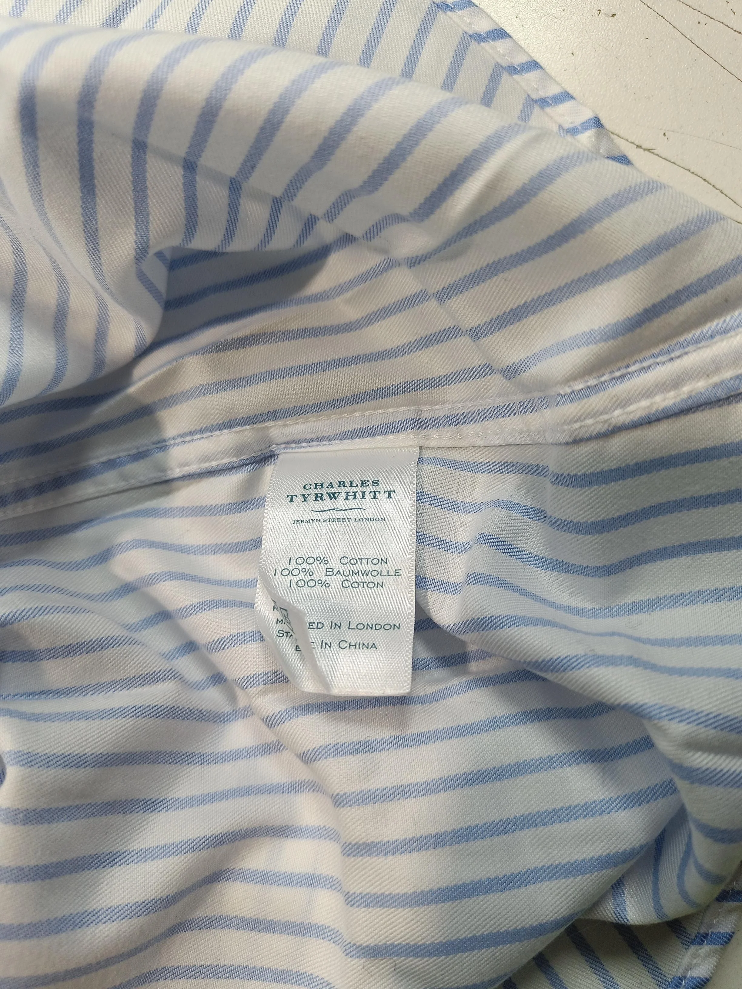 Charles Tyrwhitt Men's Shirt M Blue Striped 100% Cotton Basic - Image 6
