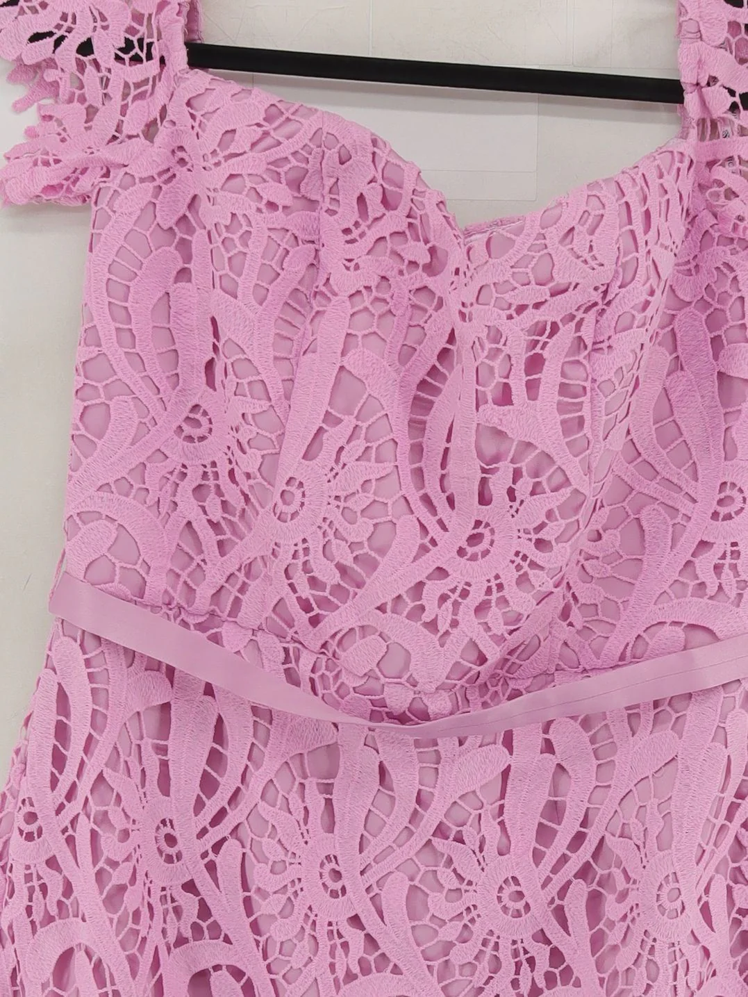 Chi Chi London Bodycon Midi Dress UK14 in Pink - Image 3