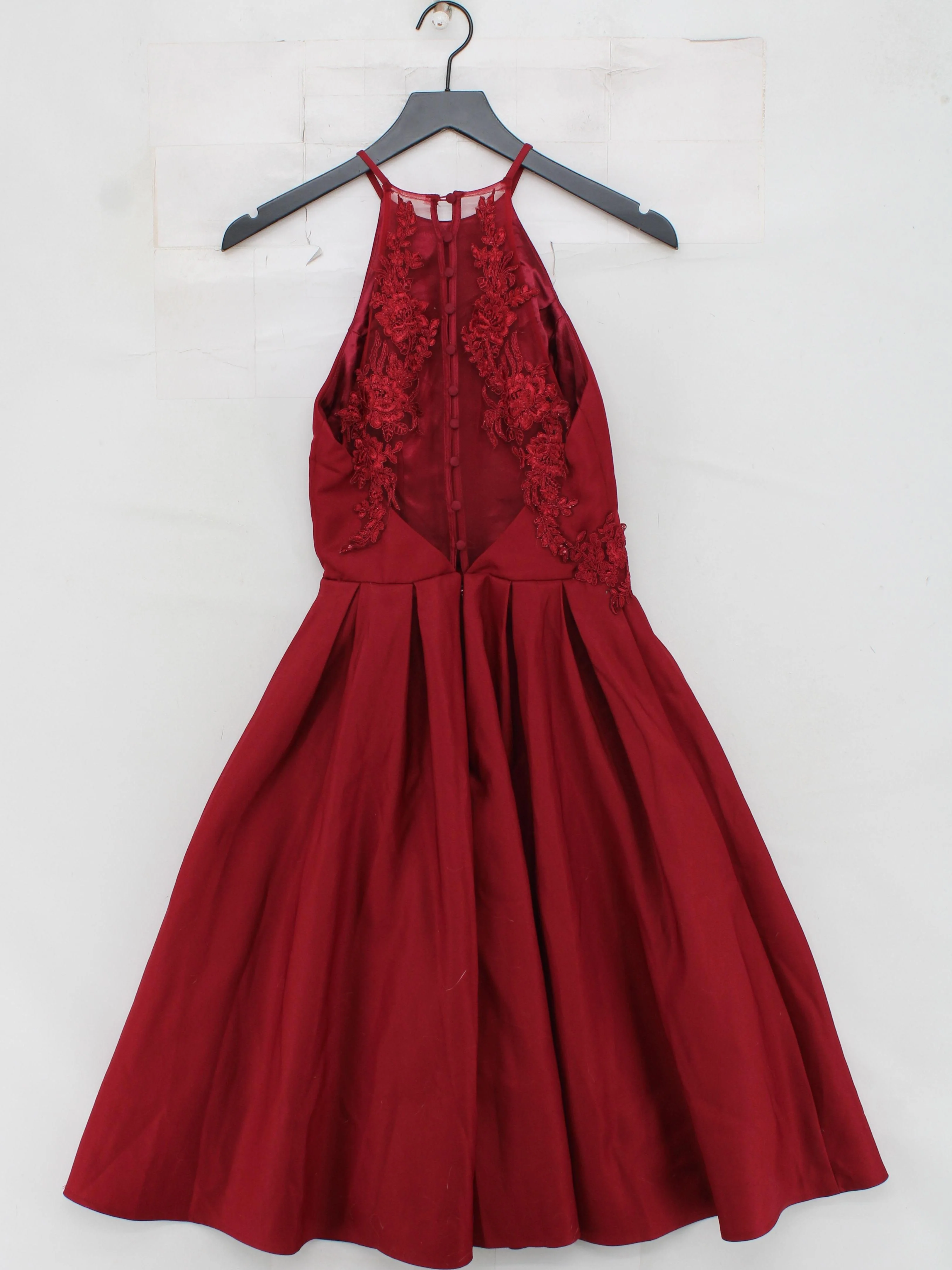 Chi Chi London Skater Mini Dress UK6 in Red - Image 2