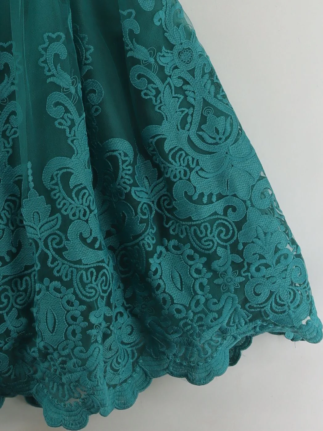 Chi Chi London Skater Mini Dress UK8 in Green - Image 4