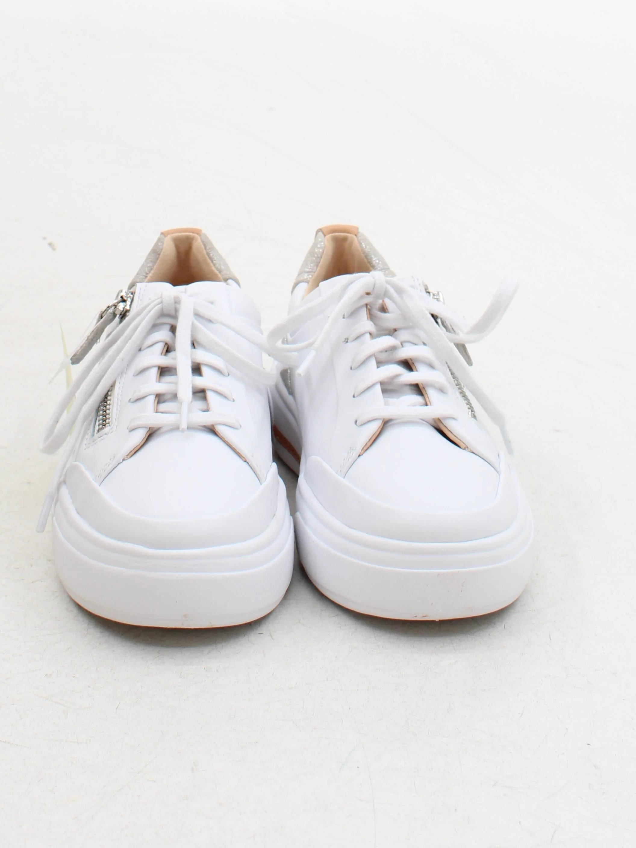 Clarks HOLLYHOCK ZIP Women's Trainers UK5 US7.5 in White - Image 2
