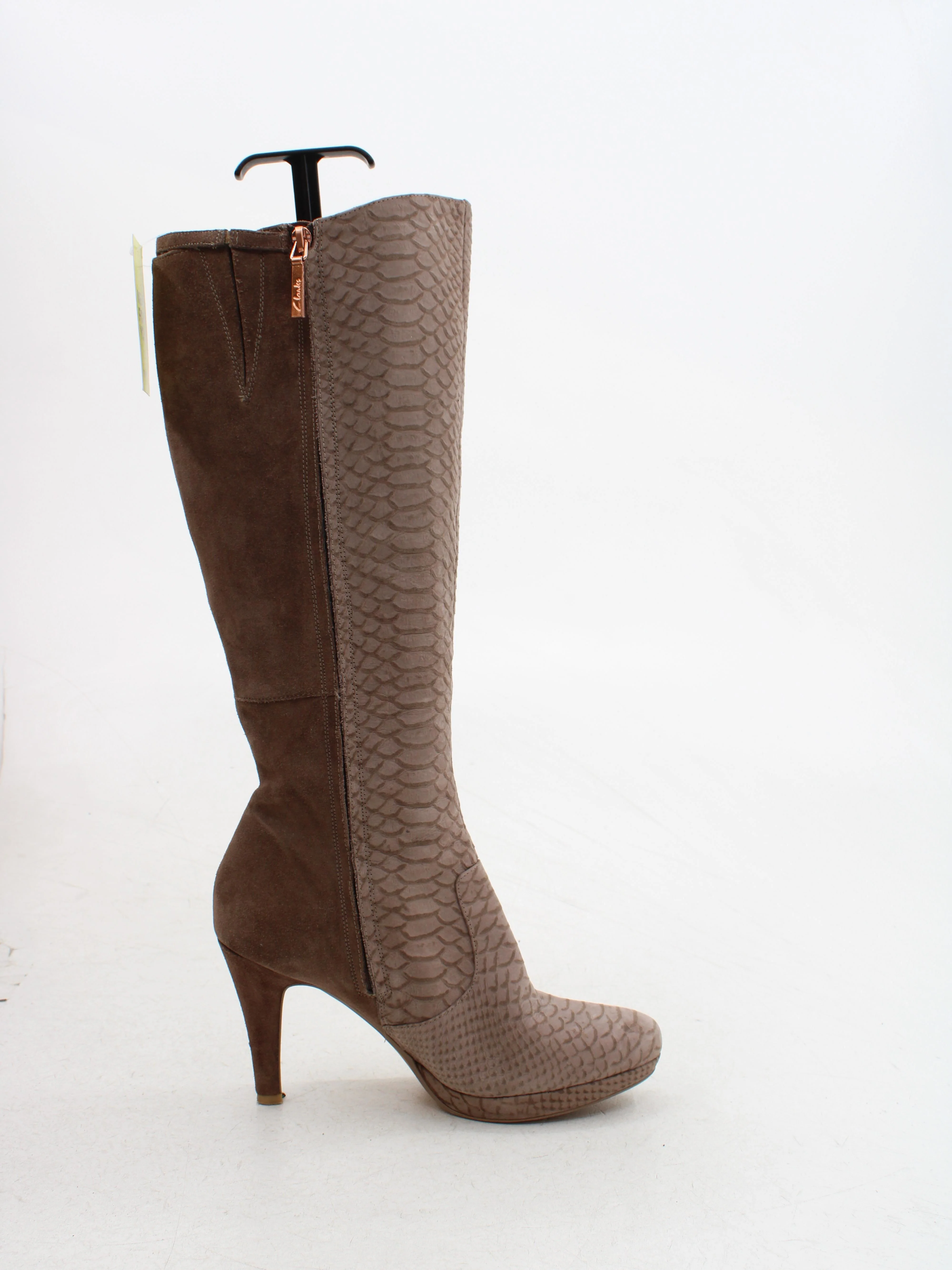 Clarks Women's Boots UK 5.5 Brown Animal Print Suede with Faux Leather Platform - Image 5