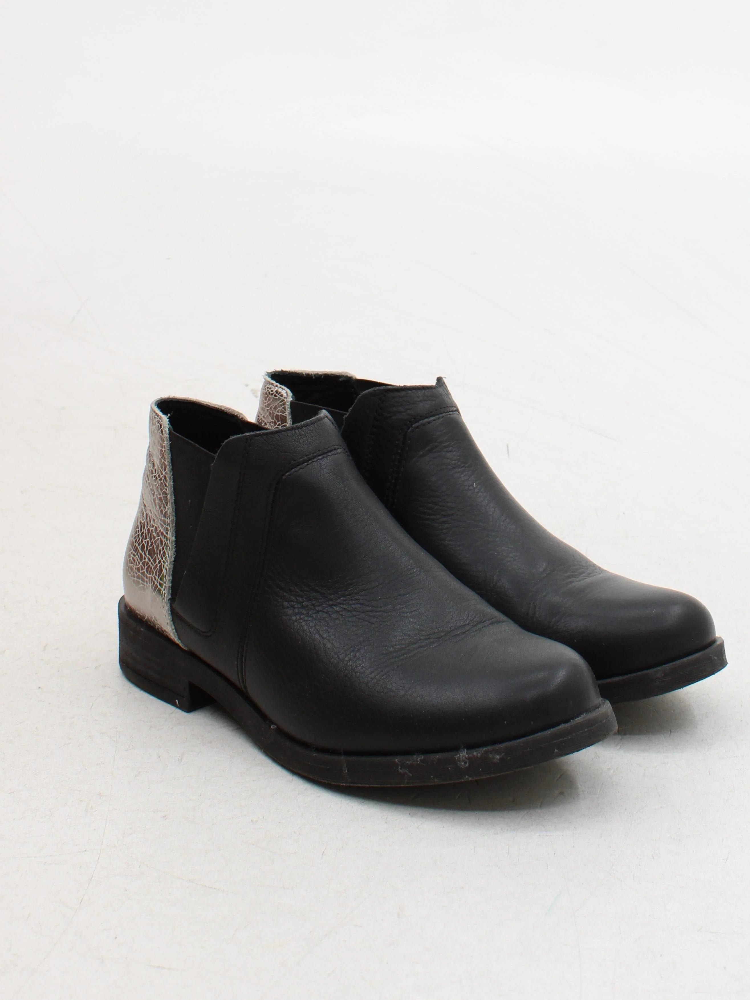 Clarks Women's Boots UK 5 Black Leather with Faux Leather Chelsea - Image 4