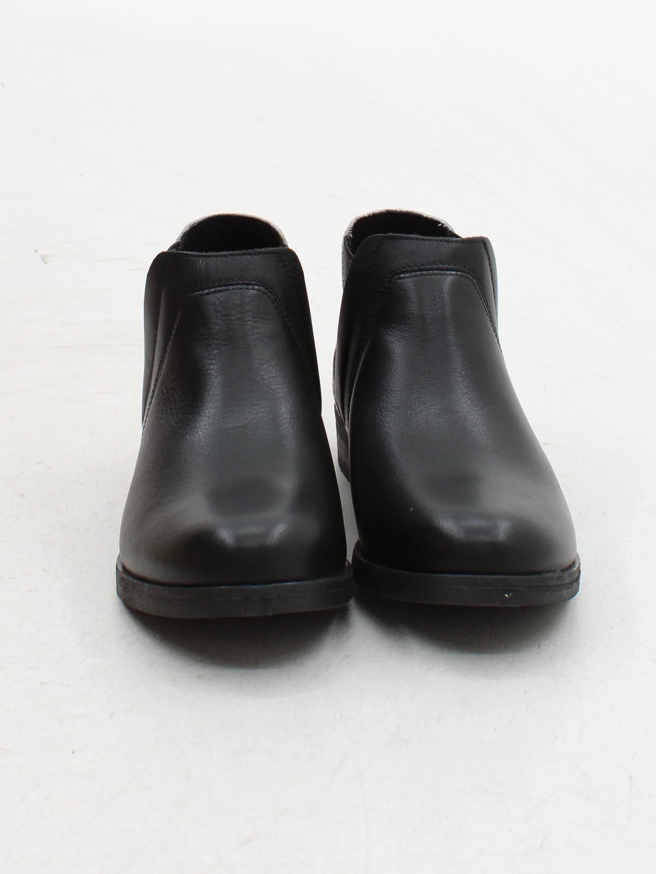 Clarks Women's Boots UK 6.5 Black 100% Leather Chelsea - Image 2