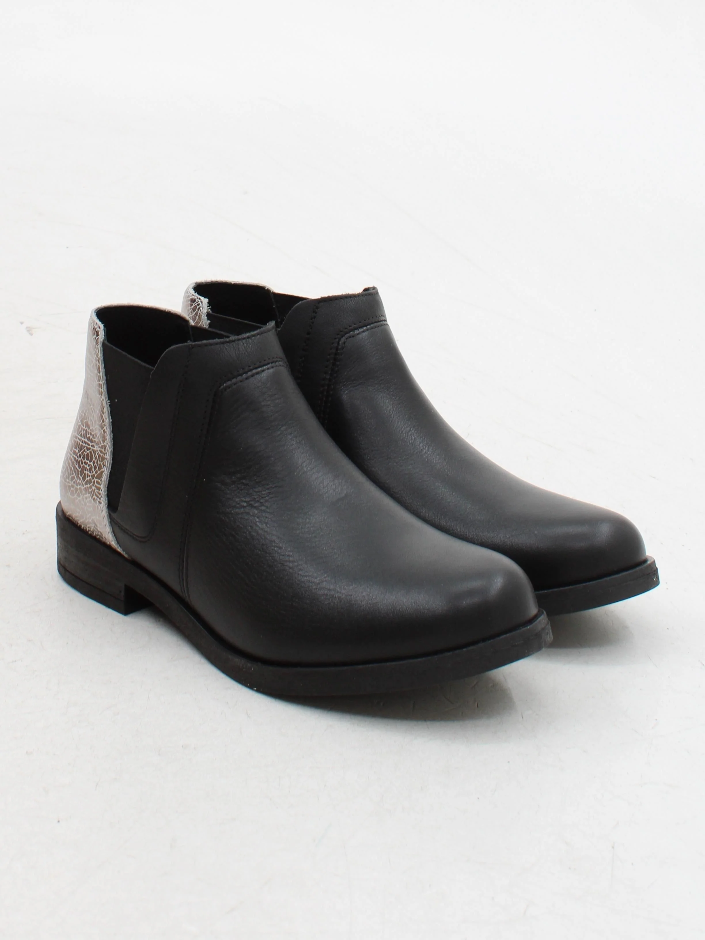 Clarks Women's Boots UK 6.5 Black 100% Leather Chelsea - Image 4