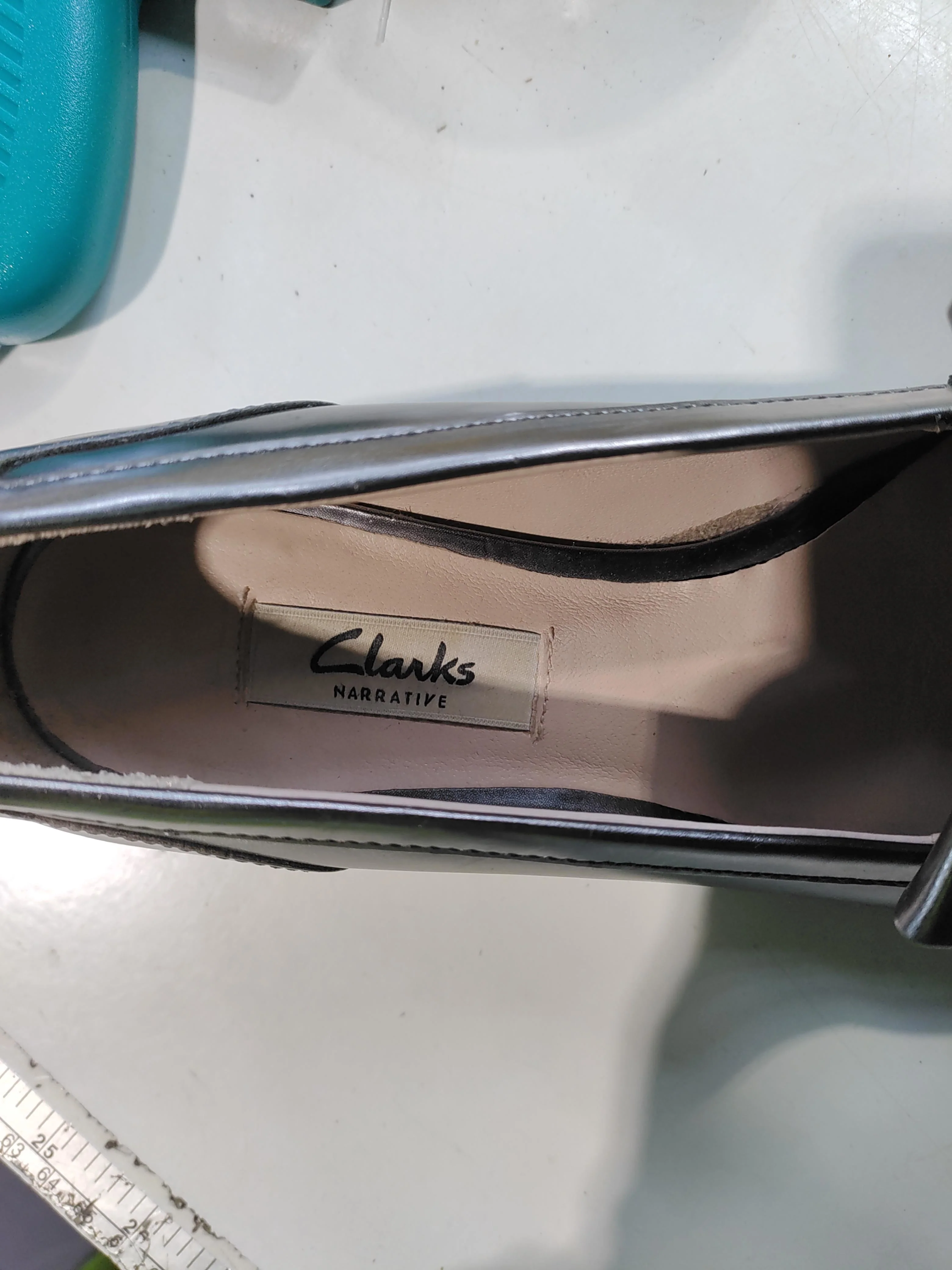 Clarks Women's Flat Shoes UK 6 Silver 100% Leather Loafer - Image 9
