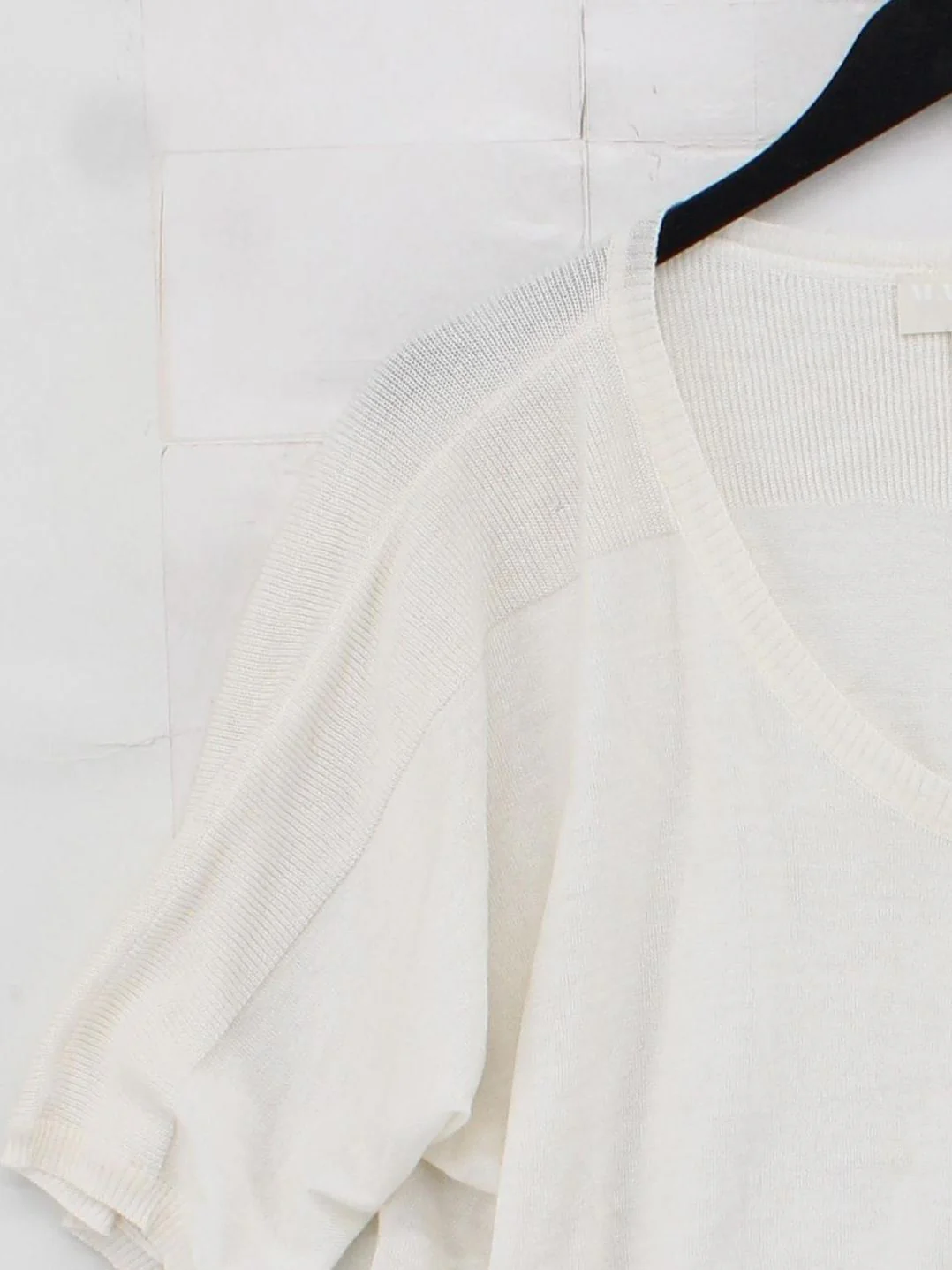 Clu Women's Top XS Cream Linen with Rayon, Polyester Short Sleeve V-Neck Basic - Image 4