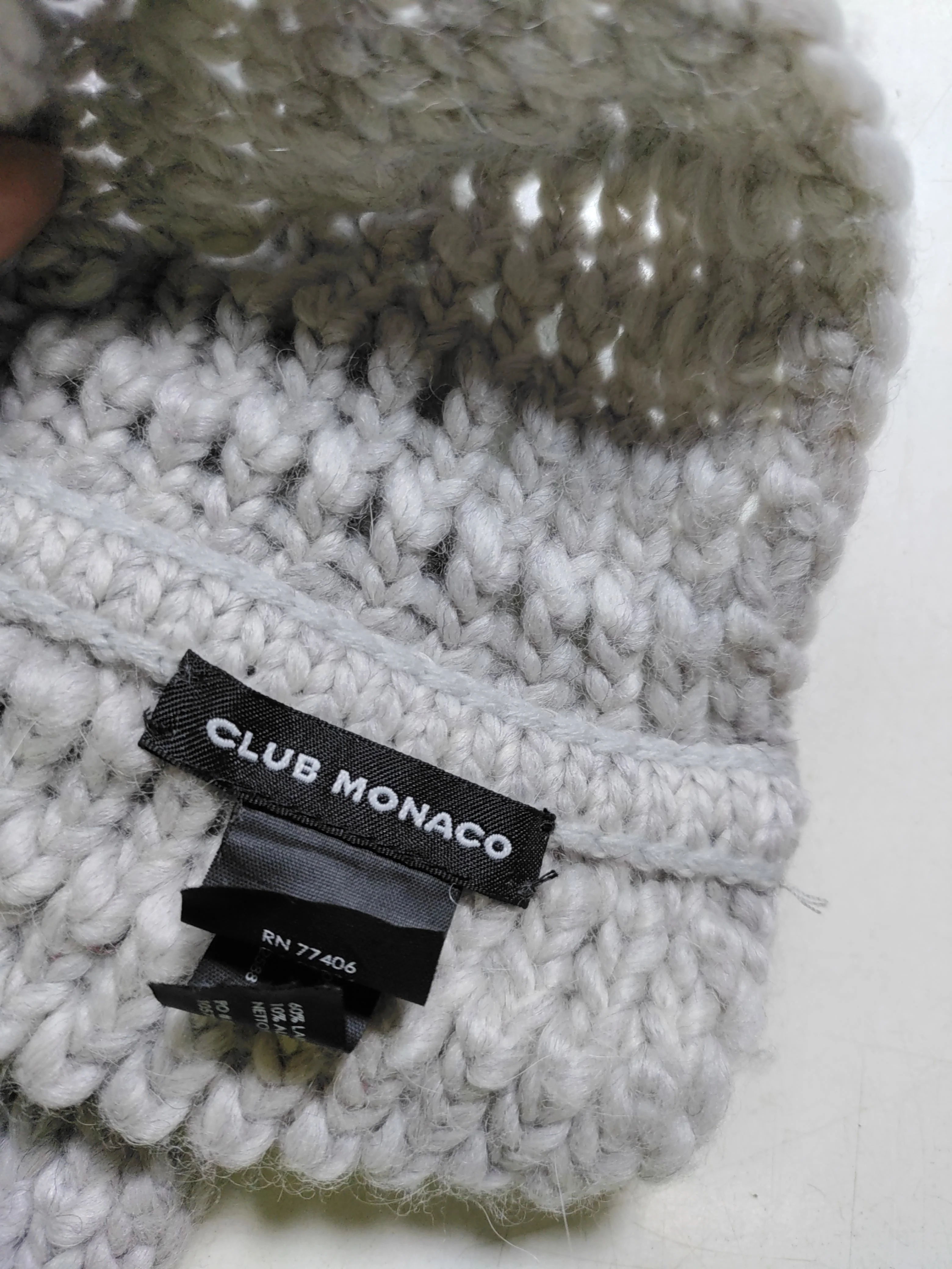 Club Monaco Men's Scarf Grey Wool with Acrylic, Angora Scarf - Image 5