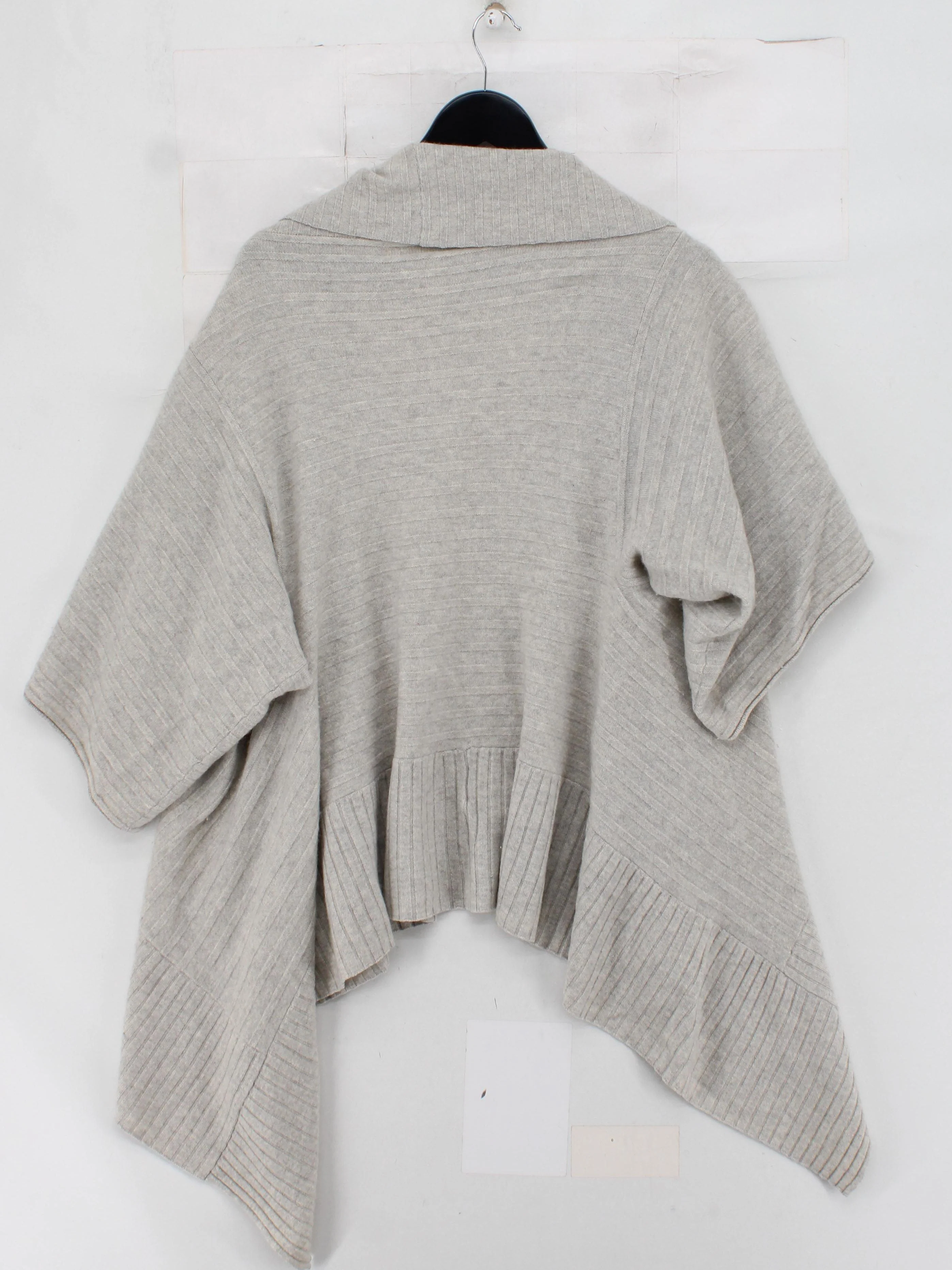 Club Monaco Women's Cardigan XS Grey 100% Cashmere V-Neck Cardigan - Image 2