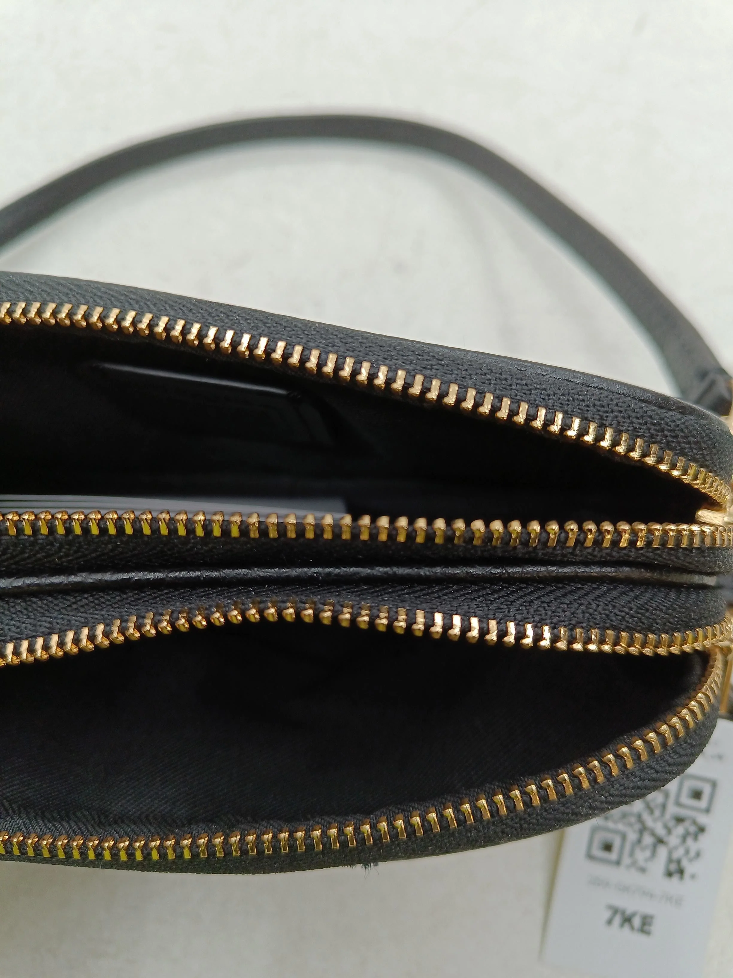 Coach Women's Bag Black 100% Leather Crossbody - Image 4