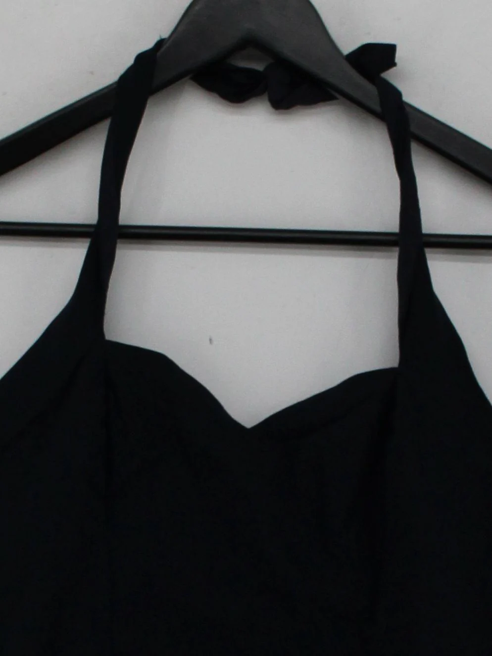 Collectif Women's Top M Black Rayon with Viscose Sleeveless V-Neck Basic - Image 3