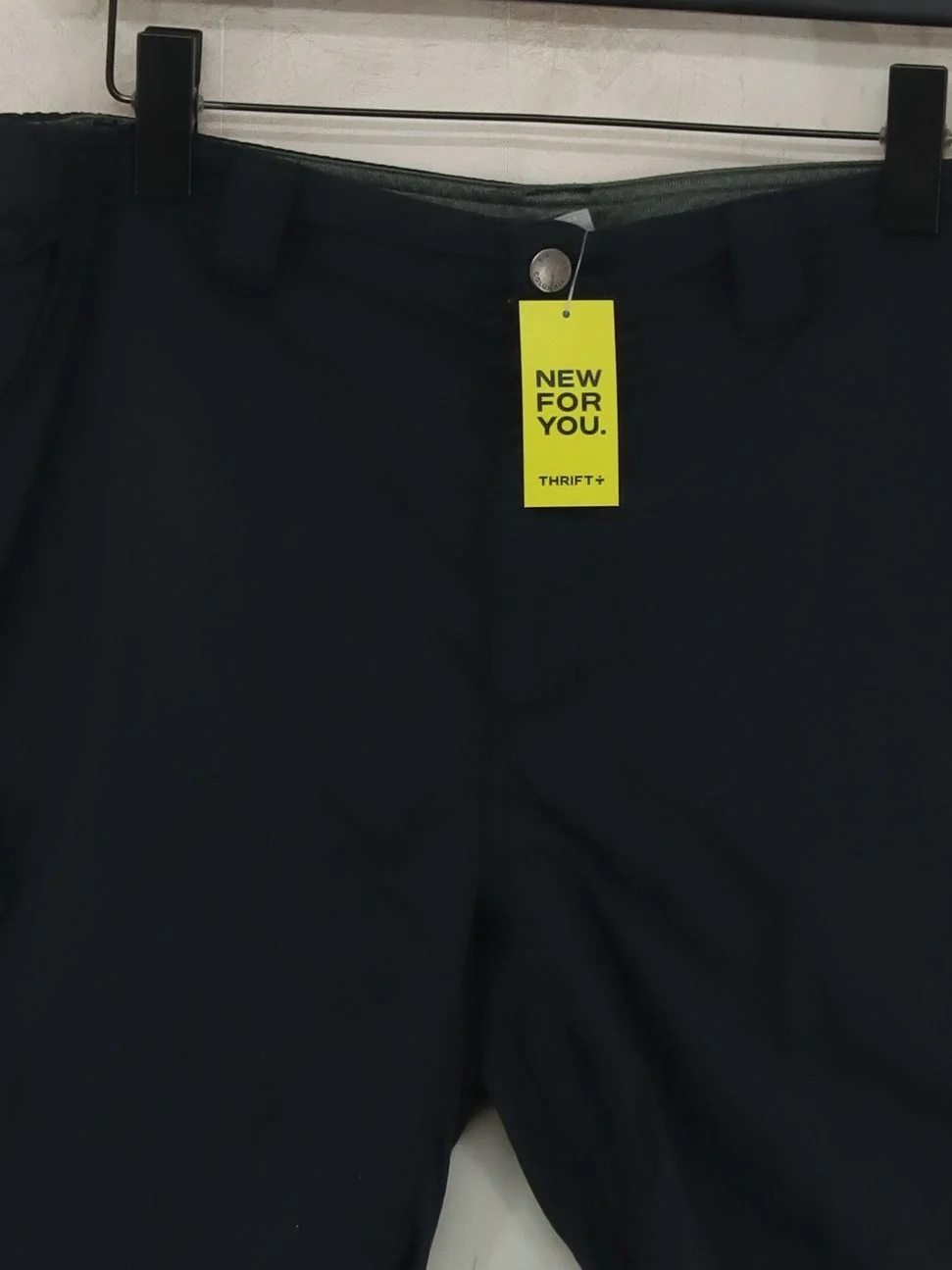 Columbia Men's Shorts W 34 in; L 12 in Black Nylon with Polyester, Other Cargo - Image 3