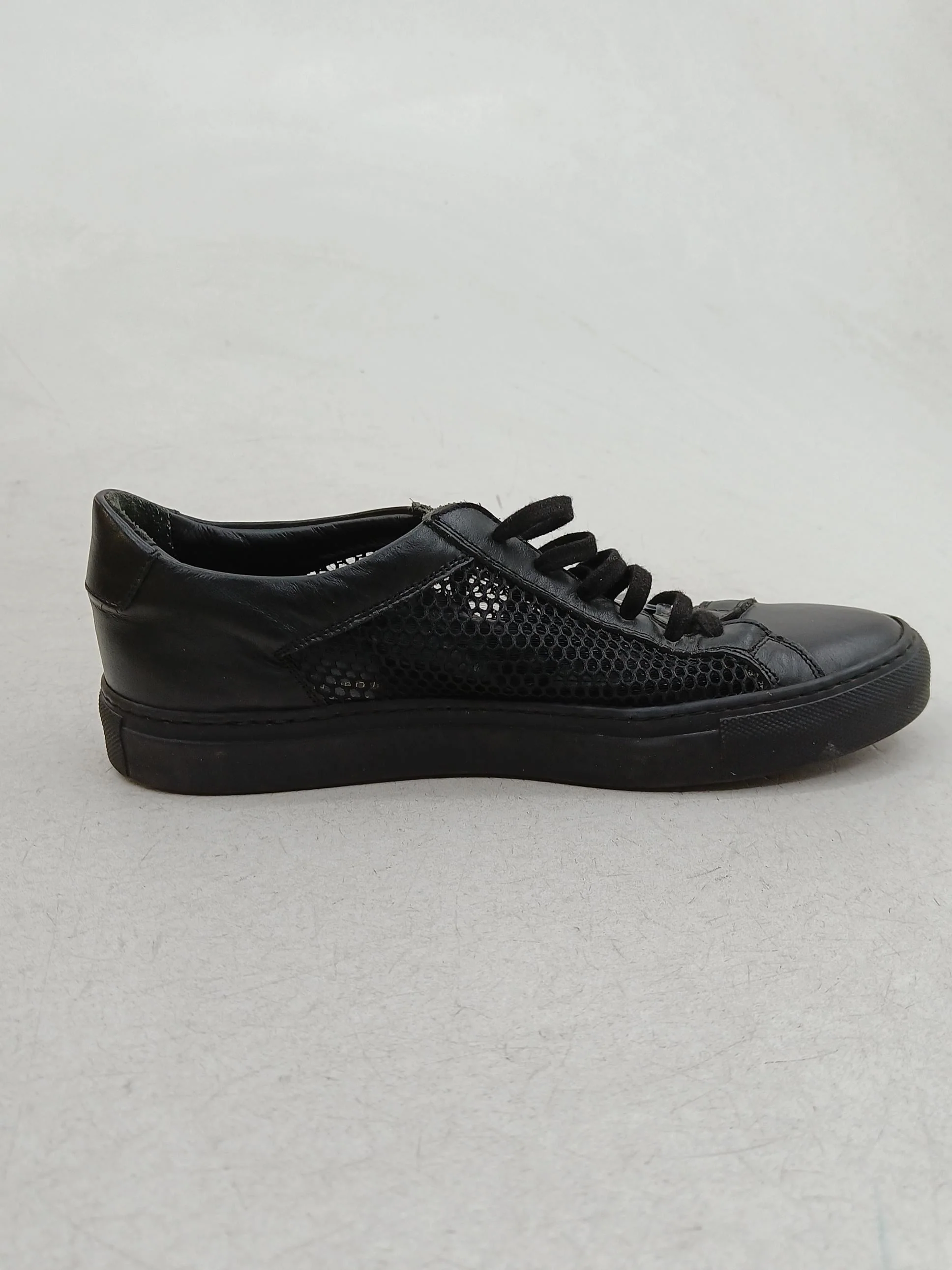 Common Projects Women's Trainers 2207 7547 EU40 in Black - Image 5