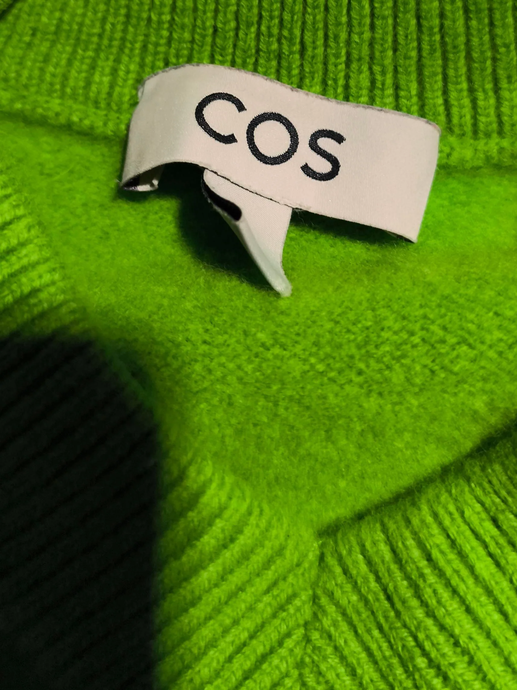 COS Women's Jumper S Green 100% Wool V-Neck Pullover - Image 5