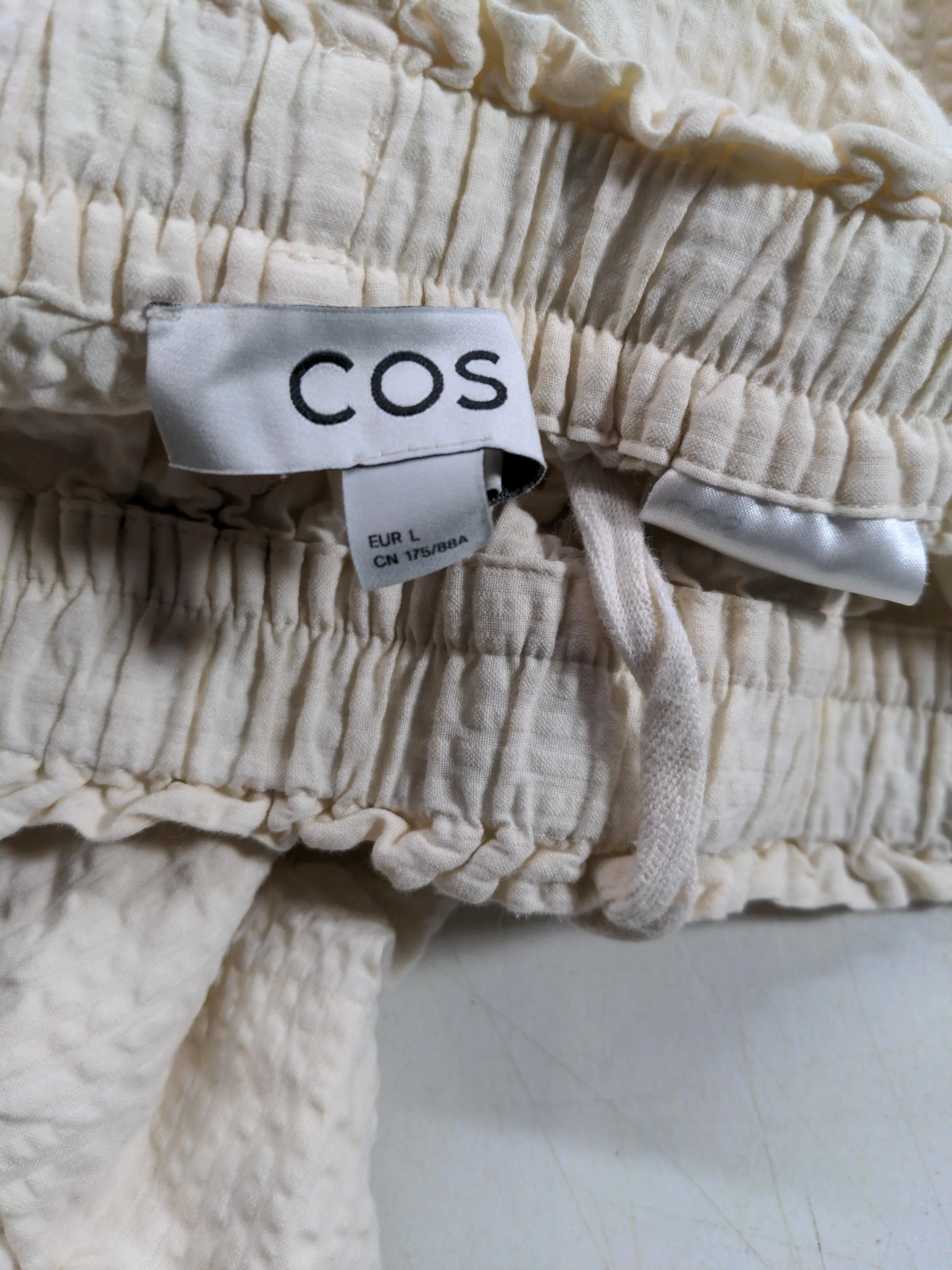 COS Women's Shorts L Cream 100% Cotton Mom - Image 5