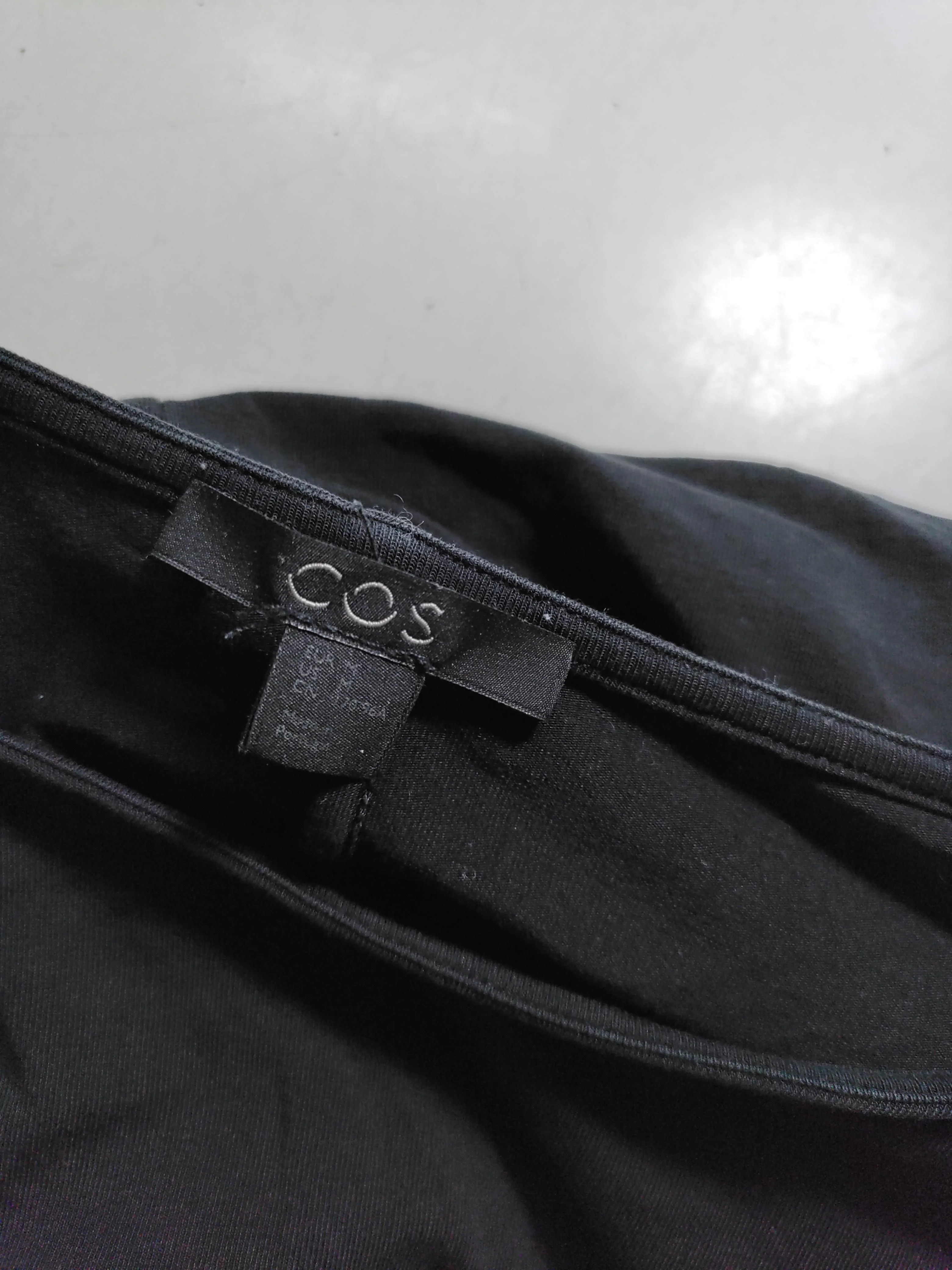 COS Women's T-Shirt M Black Lyocell Modal with Elastane Basic - Image 5