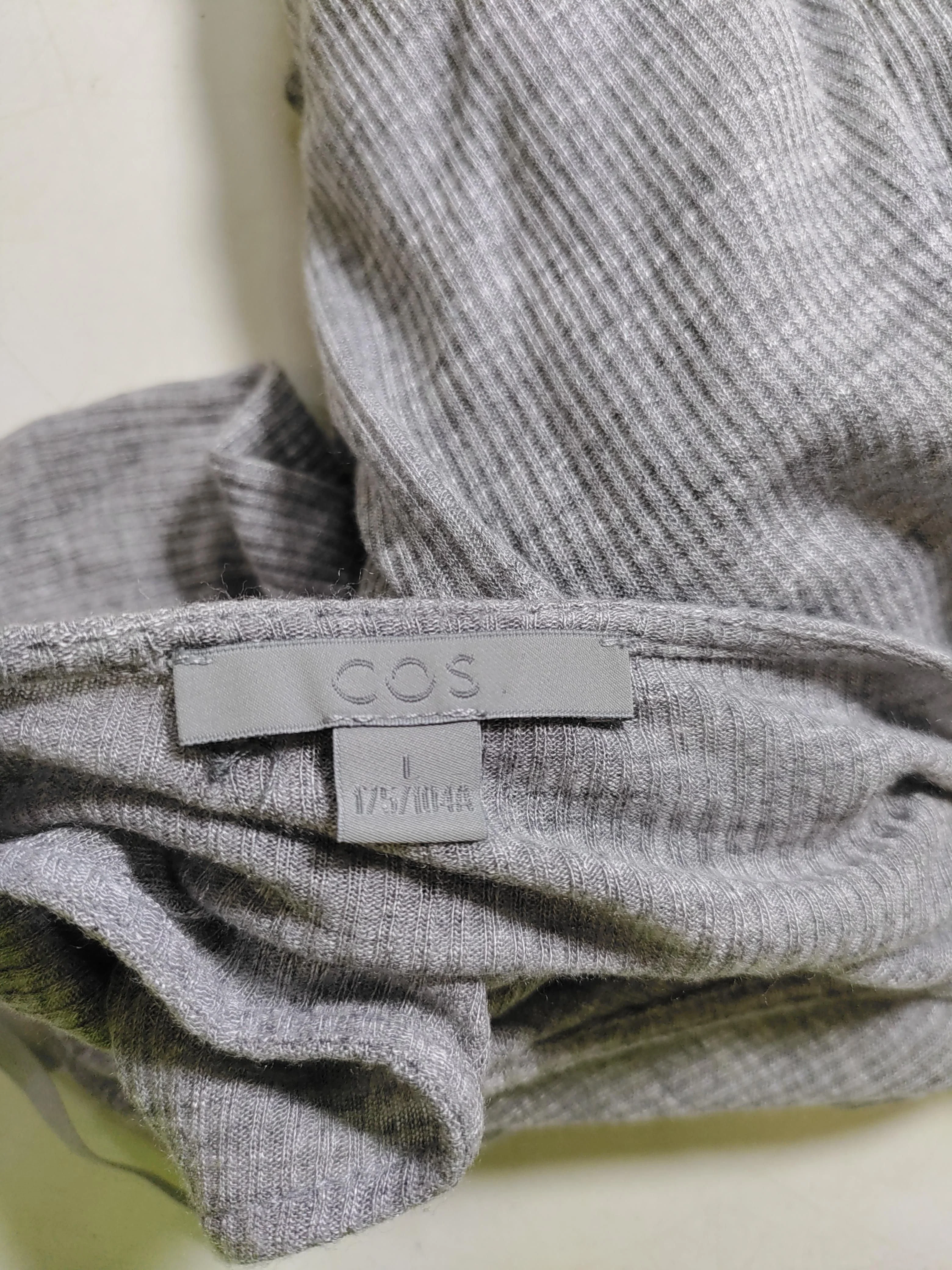 COS Women's Top L Grey 100% Viscose Short Sleeve Round Neck Basic - Image 5