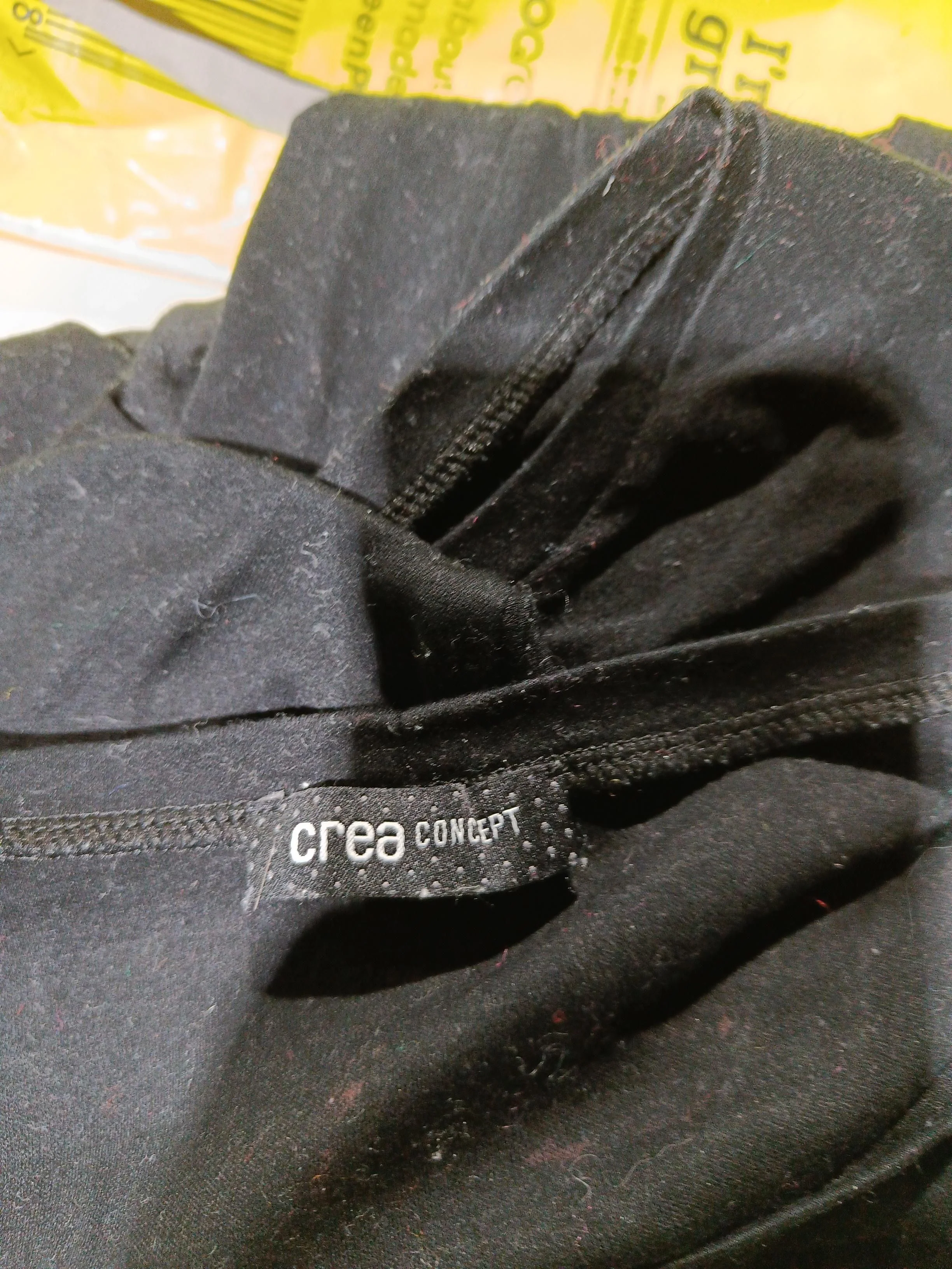 Crea Concept T-Shirt Midi Dress in Black - Image 5