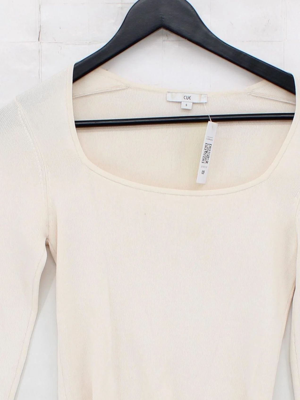 Cue Women's Top S Cream Viscose with Nylon 3/4 Sleeve Square Neck Basic - Image 3