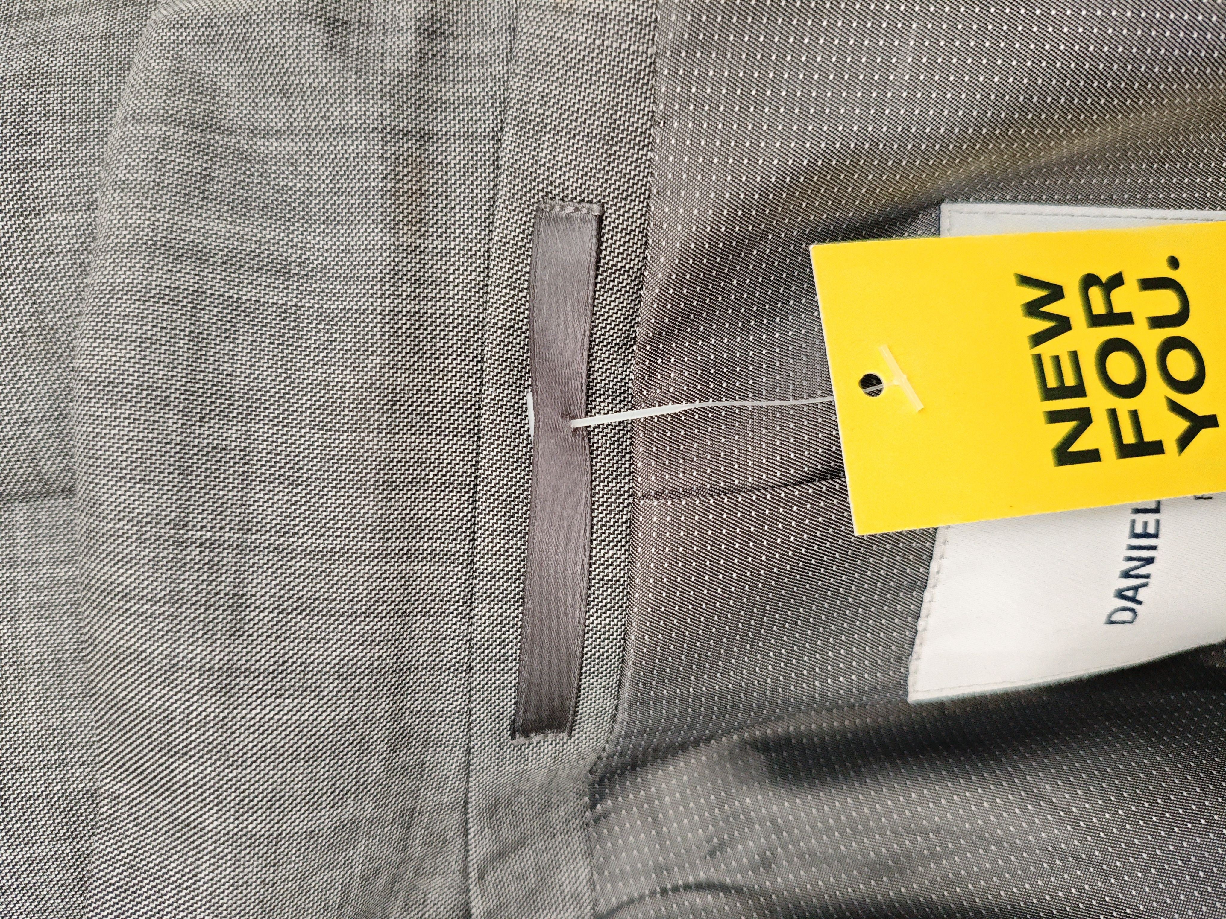 Daniel Hechter Men's Two Piece Suit Chest: 42 in Grey Wool - Image 6