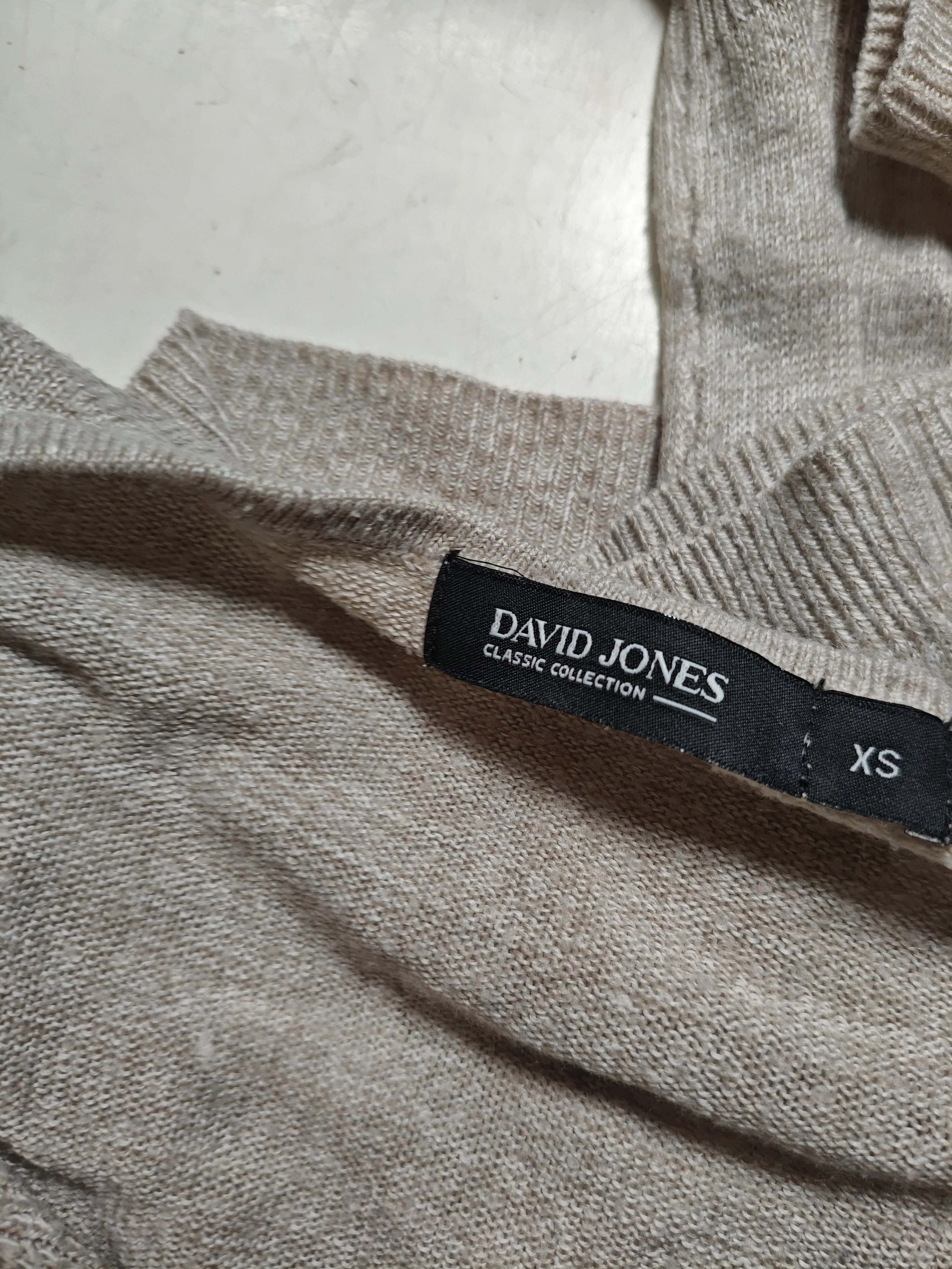 David Jones Women's Jumper XS Tan 100% Acrylic V-Neck Pullover - Image 5