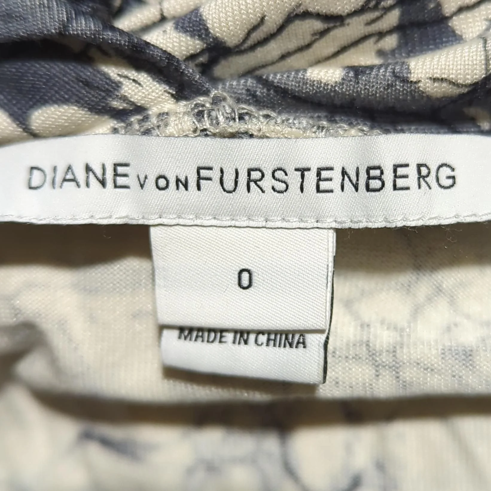 Diane von Furstenberg Bodycon Midi Dress UK2 in Multi - Image 5