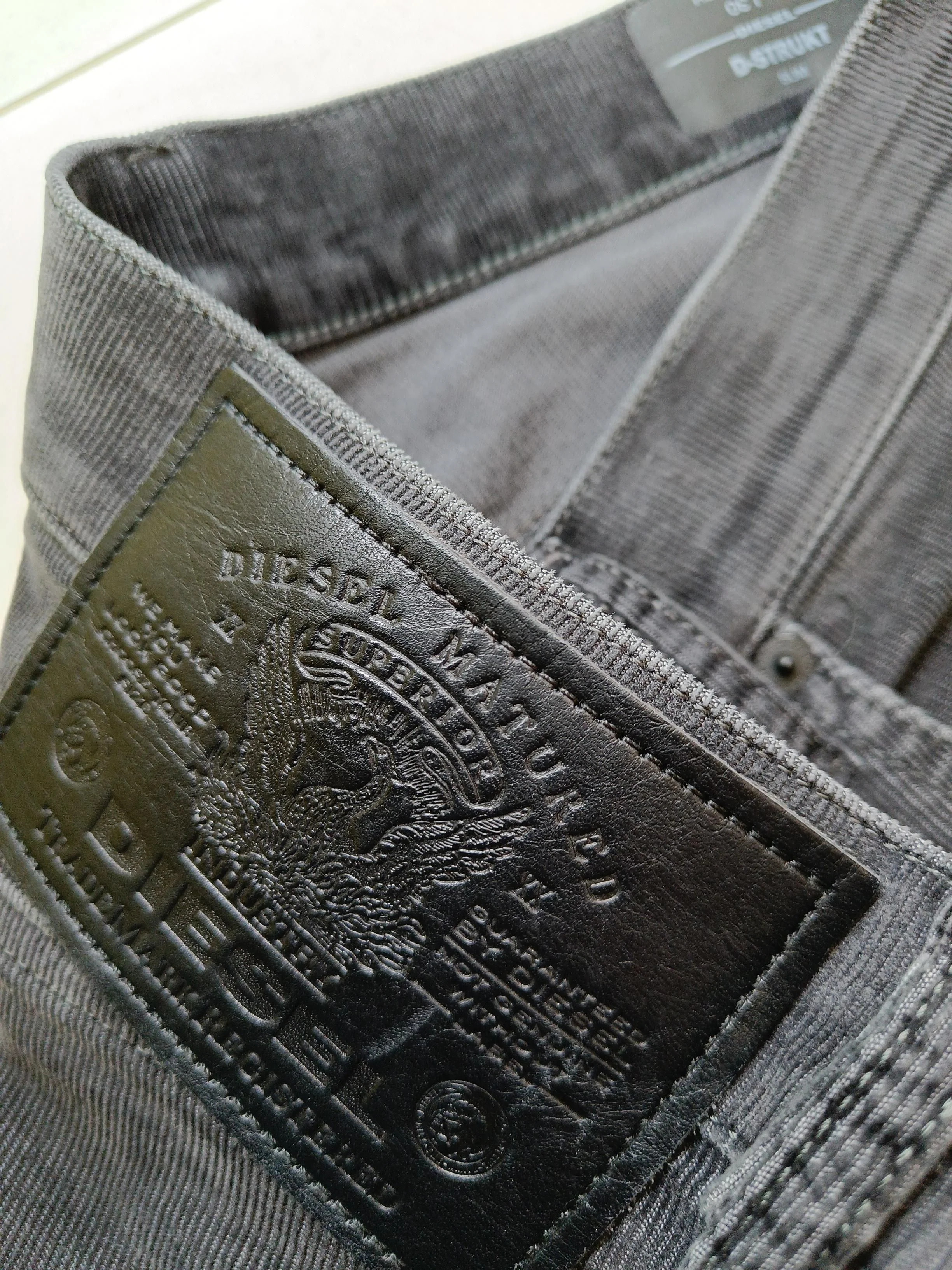 Diesel Men's Trousers W 32 in Grey Cotton with Polyester, Elastane Chino - Image 6